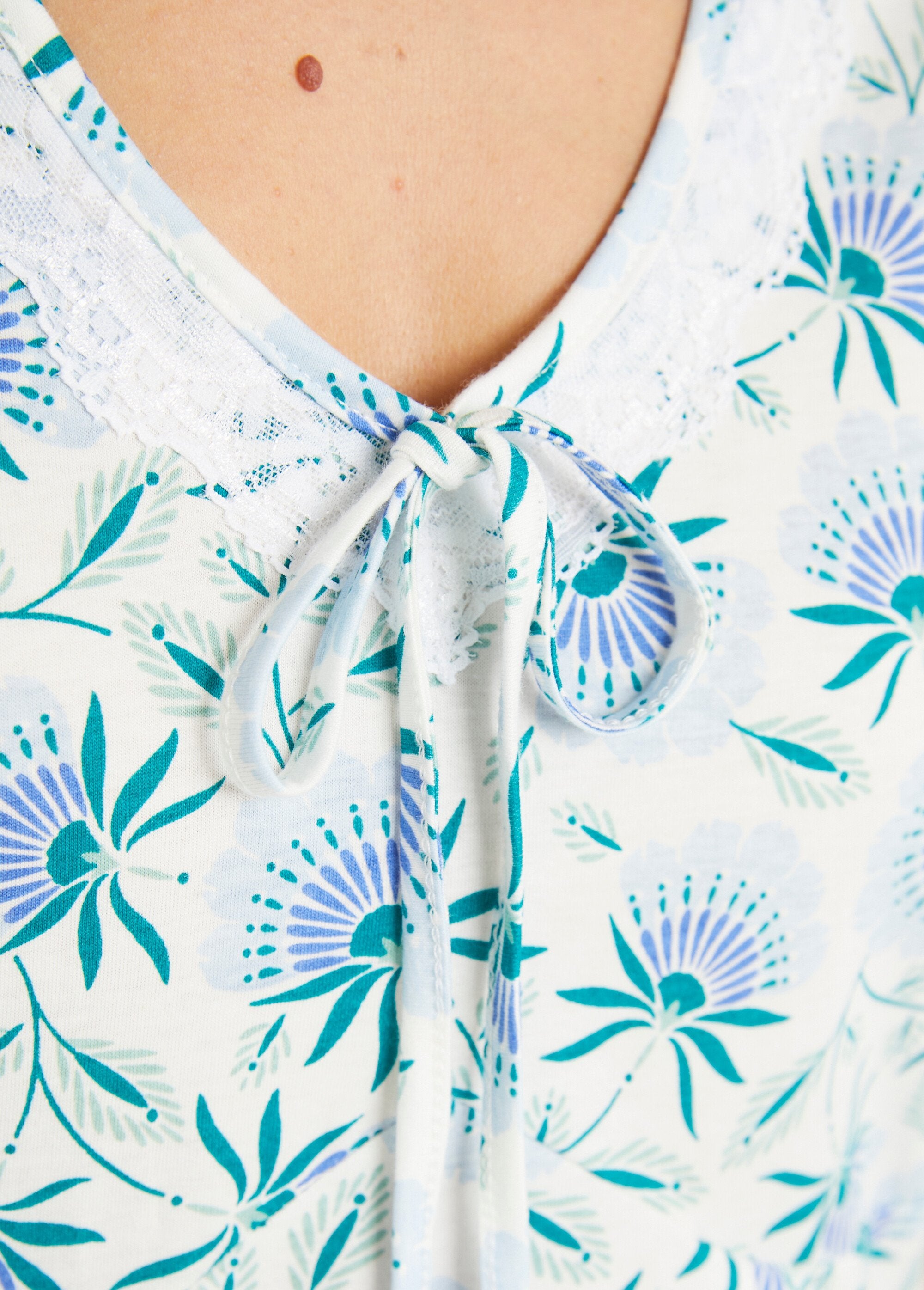 Camisón_largo_medio_de_encaje_floral_de_algodón_Bleu_DE3_slim