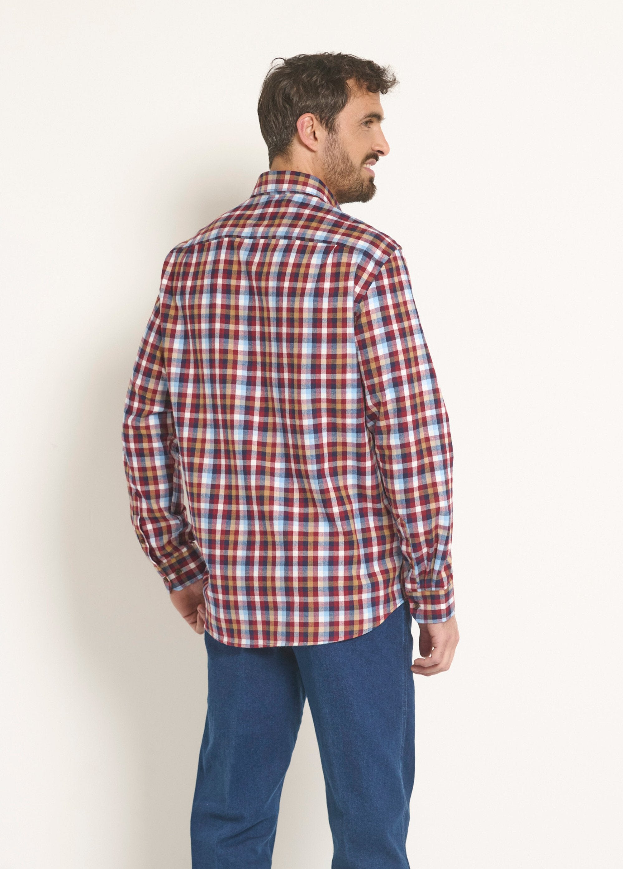 Camisa_de_franela_con_detalles_de_terciopelo,_chic_Azulejos_rojos_DO1_slim