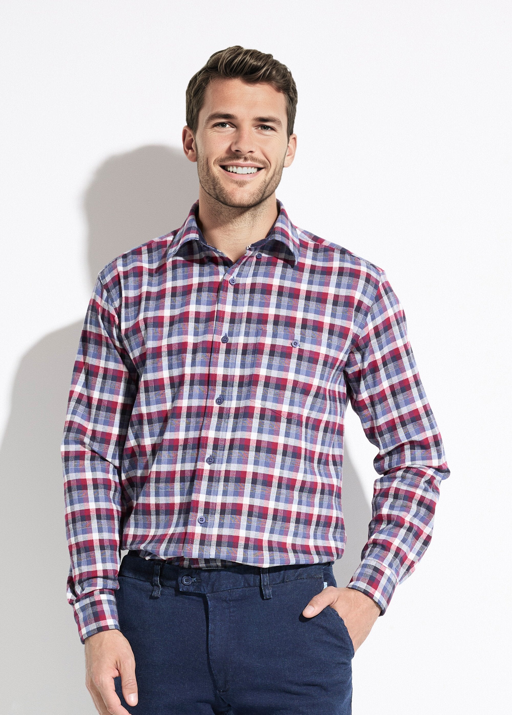 Camisa_de_franela_elástica_con_mangas_largas._Burdeos_FA1_slim
