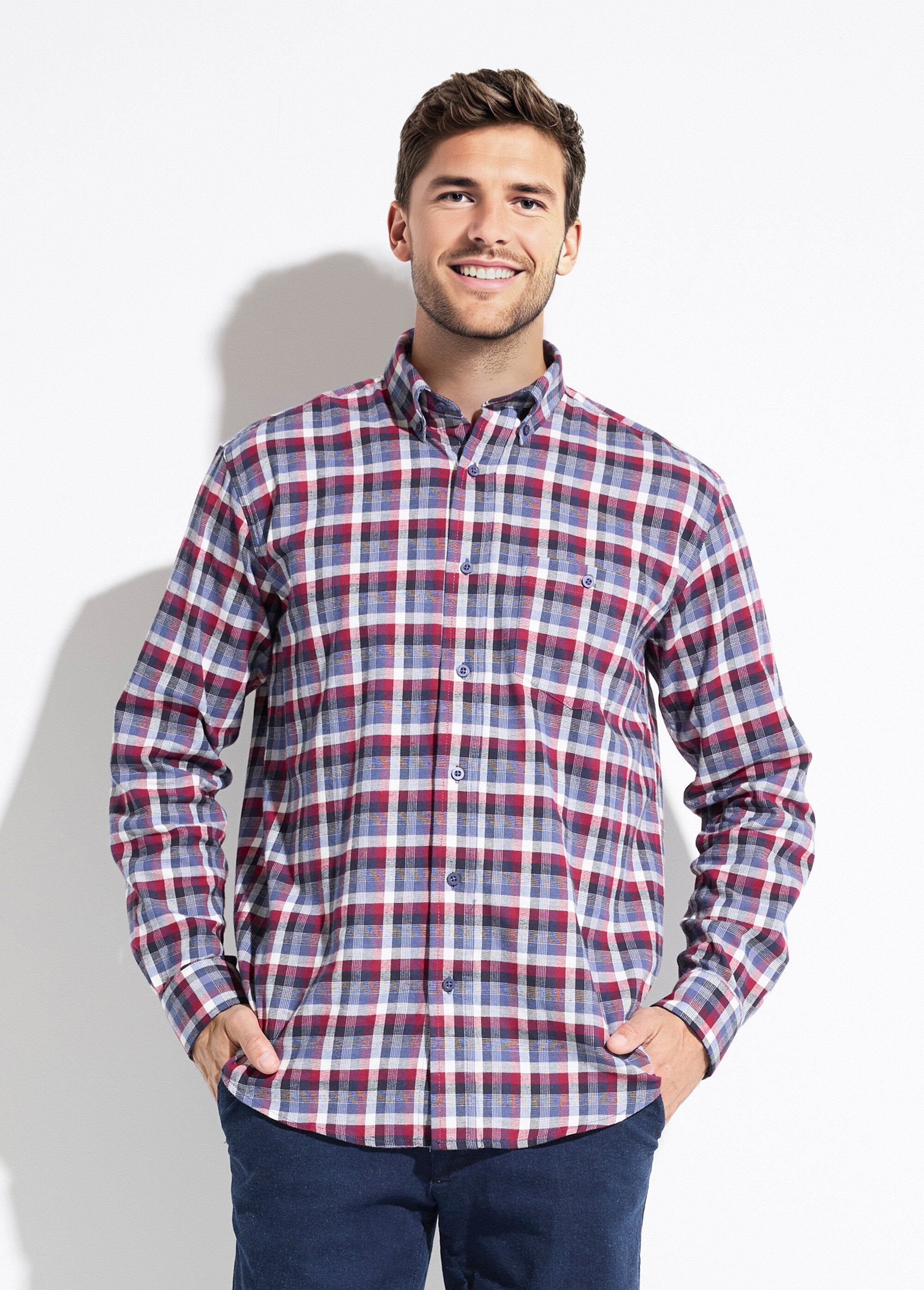 Camisa_de_franela_elástica_con_mangas_largas._Burdeos_FA2_slim