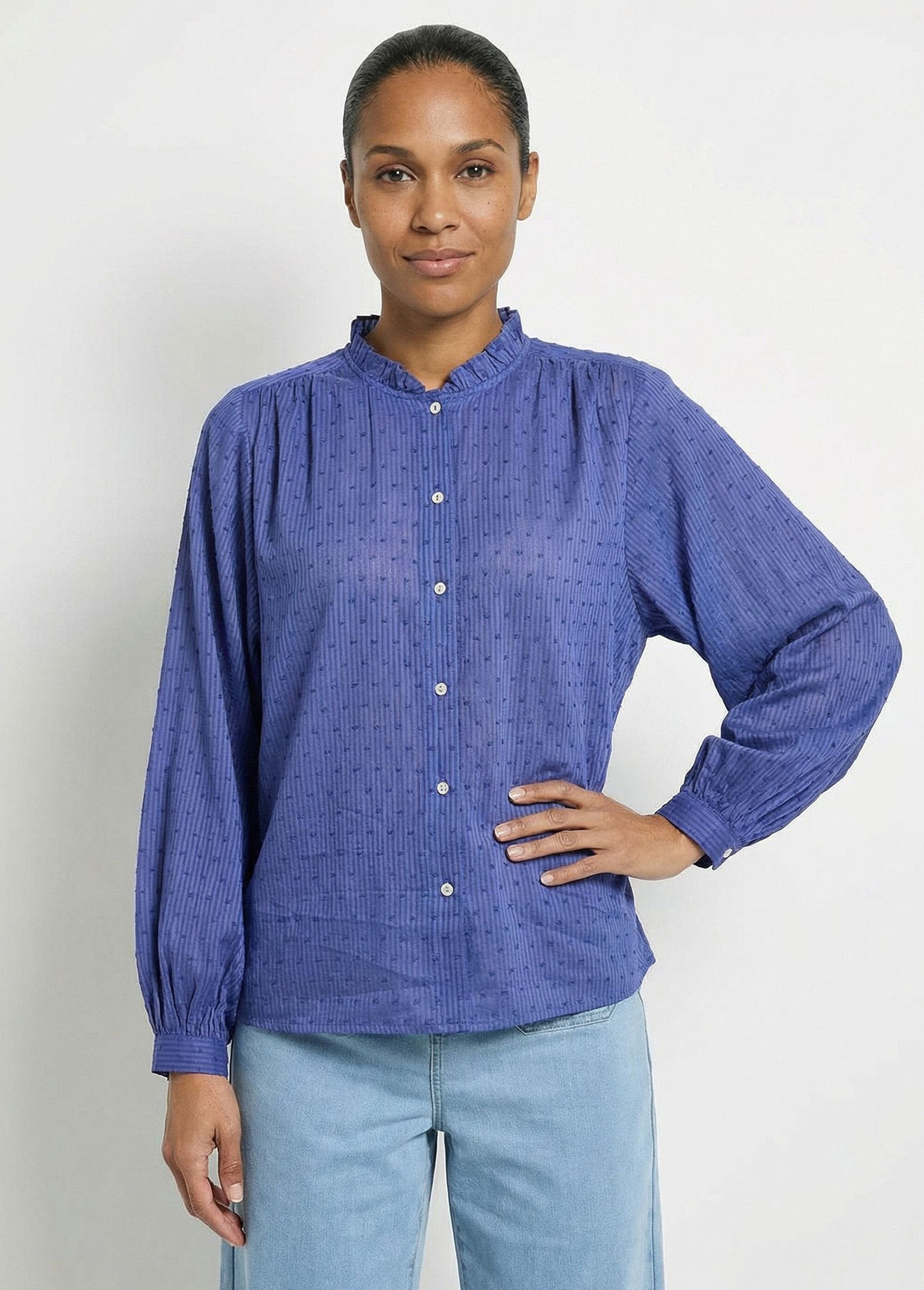 Blusa_cuello_volante_algodón_plumeti_a_rayas_Azul_FA1_slim