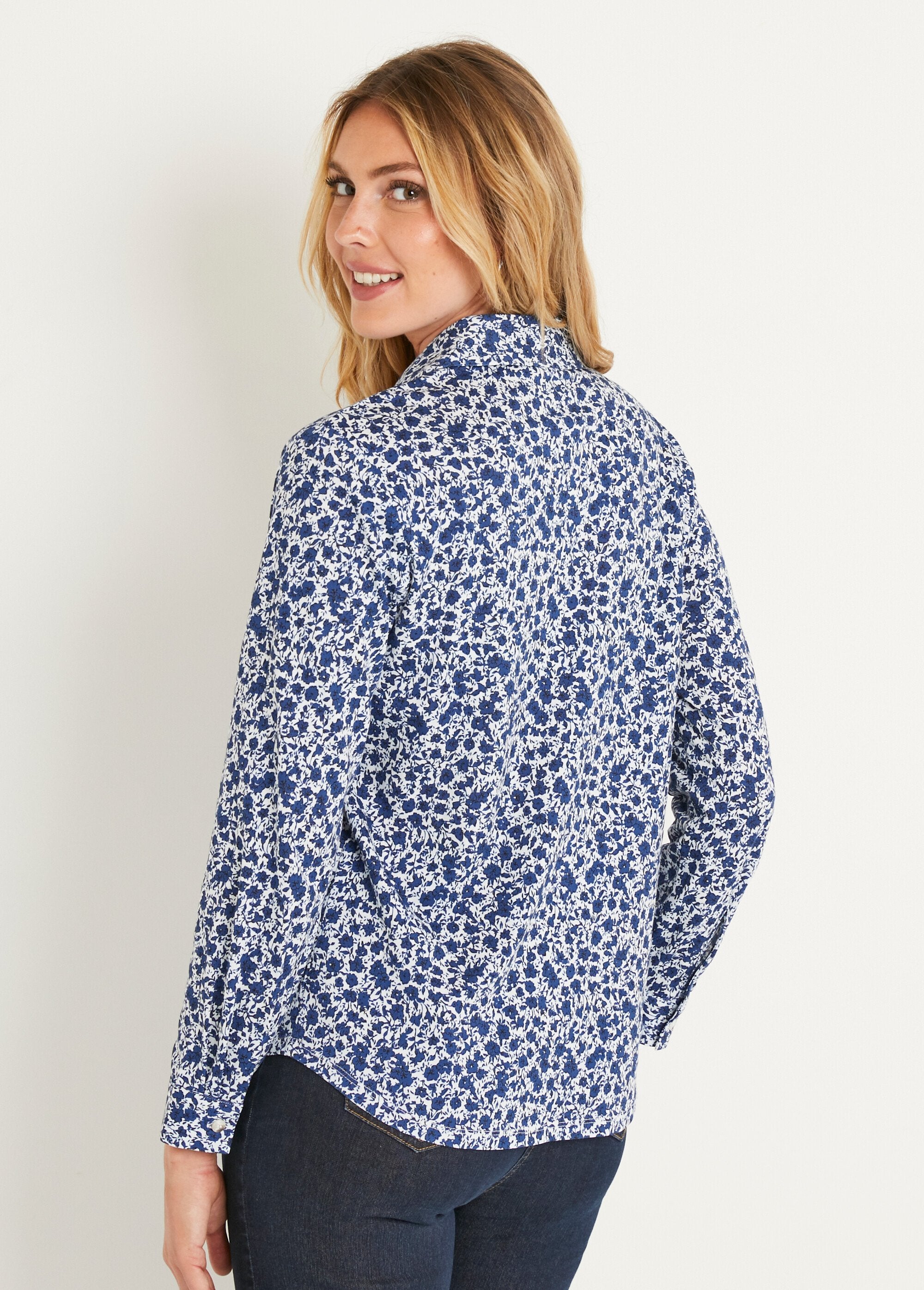 Blusa_recta_de_algodón_con_botones_Bleu_DO1_slim