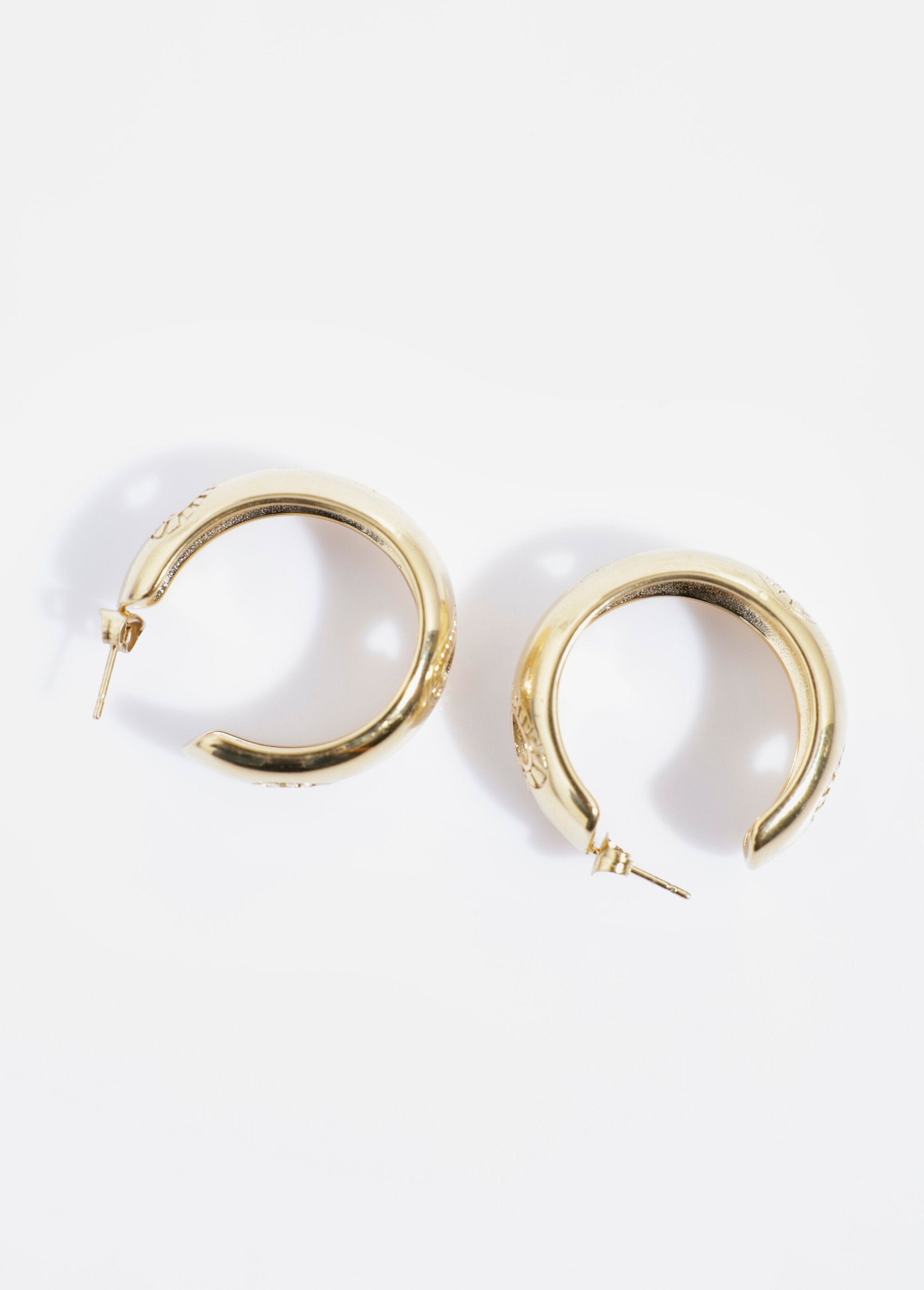 Pendientes_de_aro_de_acero_inoxidable_con_estampado_de_corazón_Dorado_DE3_slim