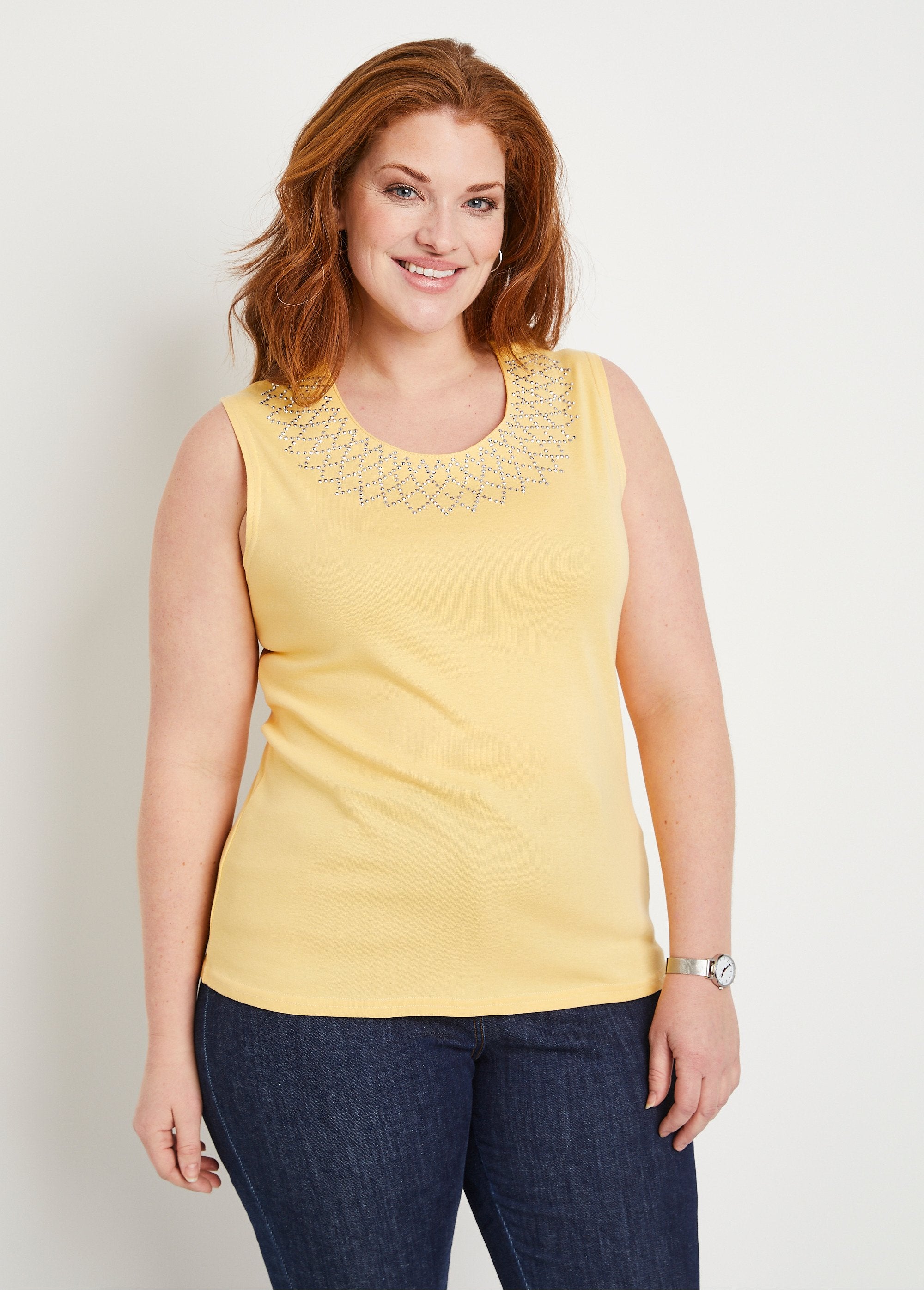 Camiseta_de_tirantes_corta_fantasía_de_algodón_con_tachuelas_AMARILLO_FA1_curvy