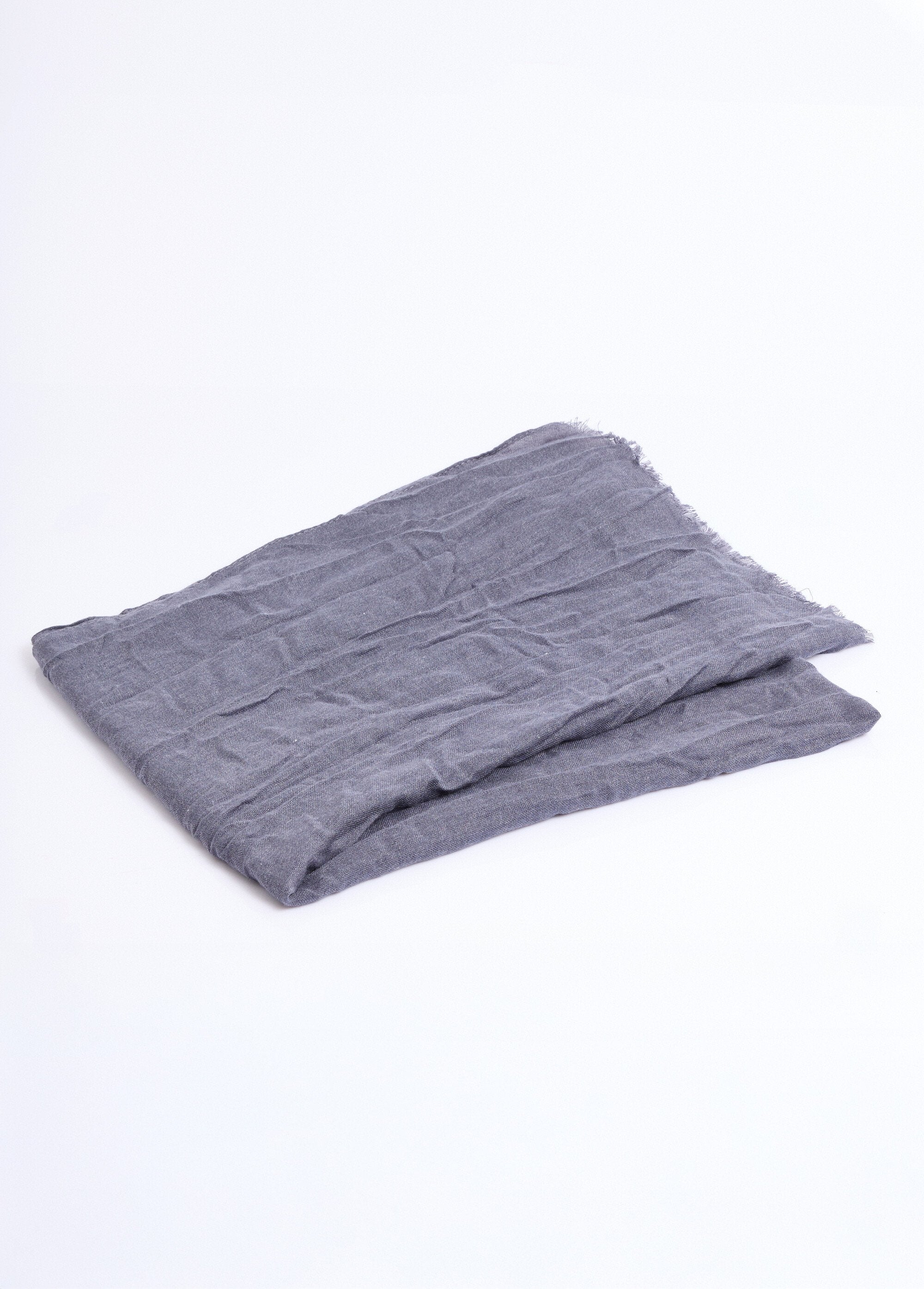 Pañuelo_tipo_kufiya_con_flecos_pequeños_Azul_DE2_slim