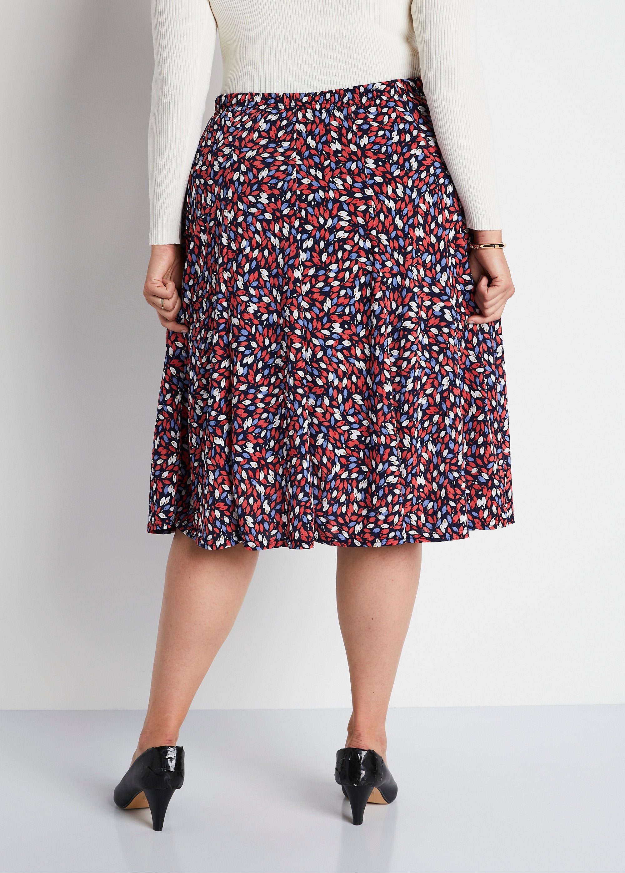 Falda_midi_evasé_de_punto_estampado_rojo_y_azul_DO1_curvy