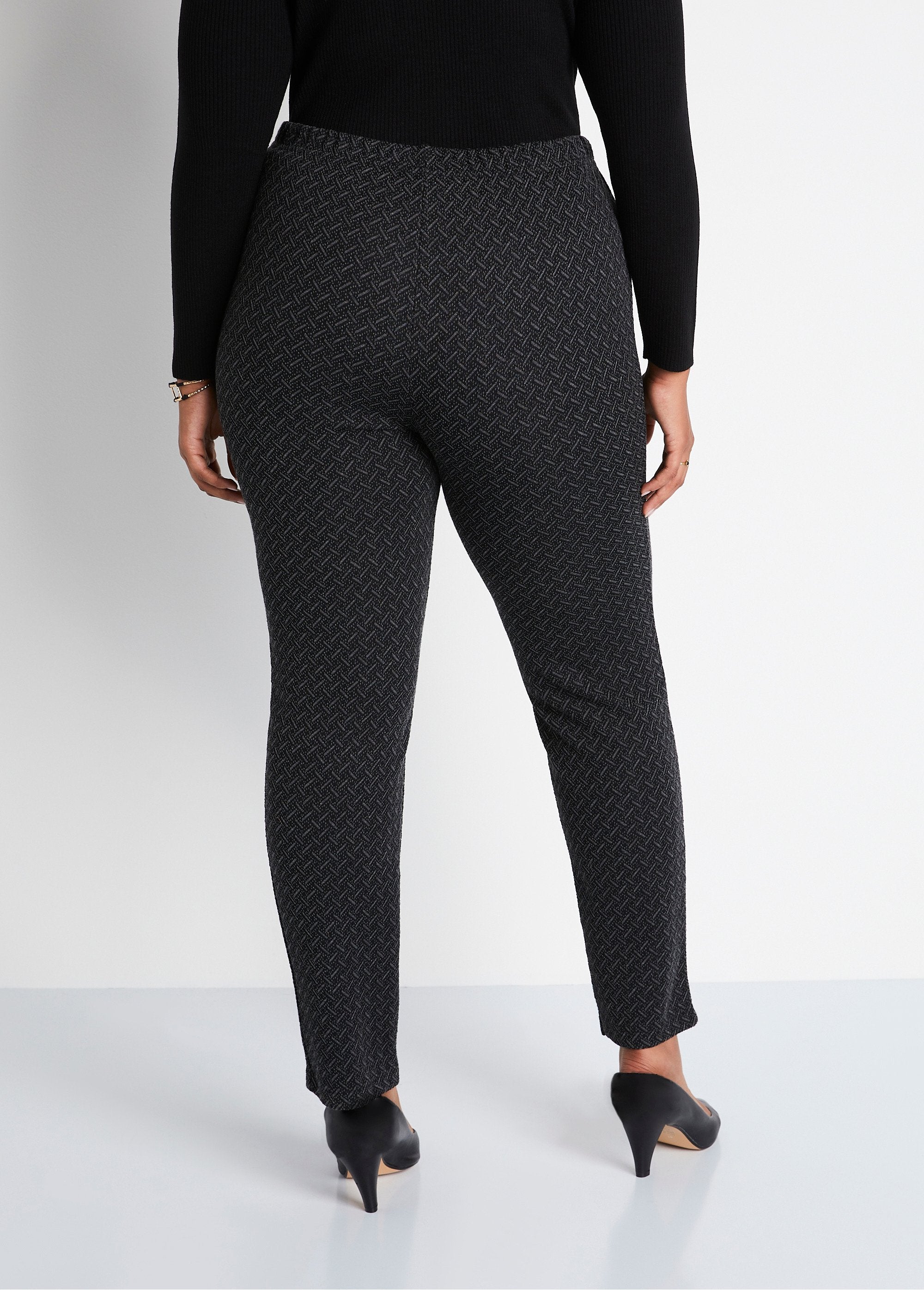 Legging_recto_con_cinturilla_elástica_y_lana._Negro_y_antracita_DO1_curvy