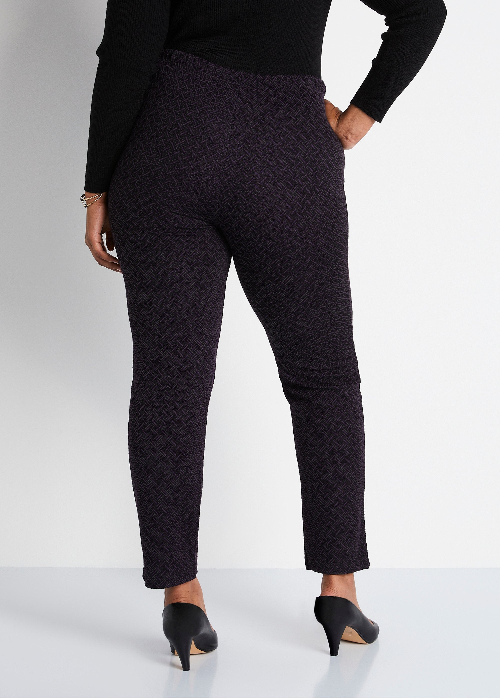 Legging_recto_con_cinturilla_elástica_y_lana._ciruela_y_negro_DO1_curvy