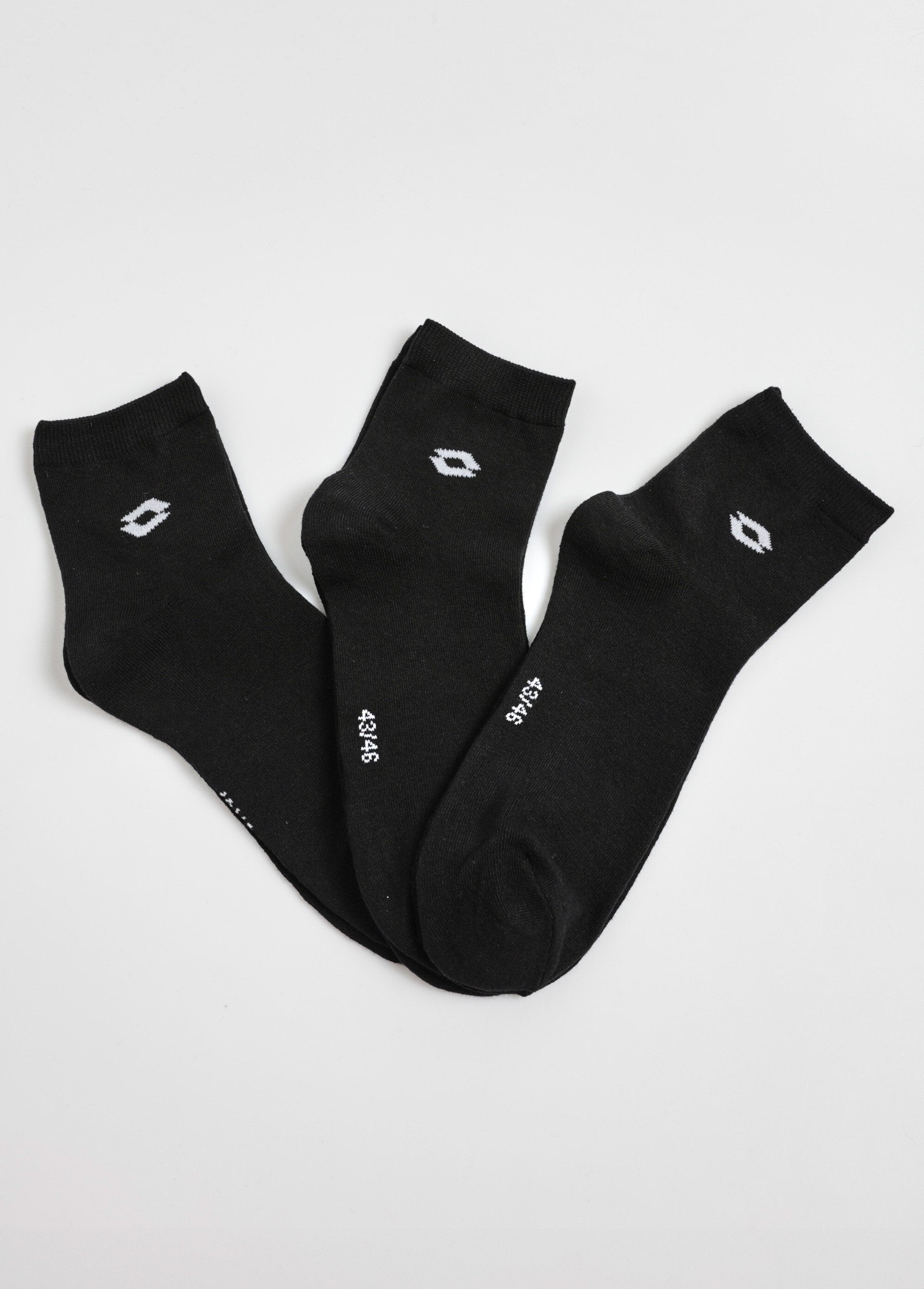 Pack_de_3_calcetines_pequeños_con_logo_Negro_FA1_slim