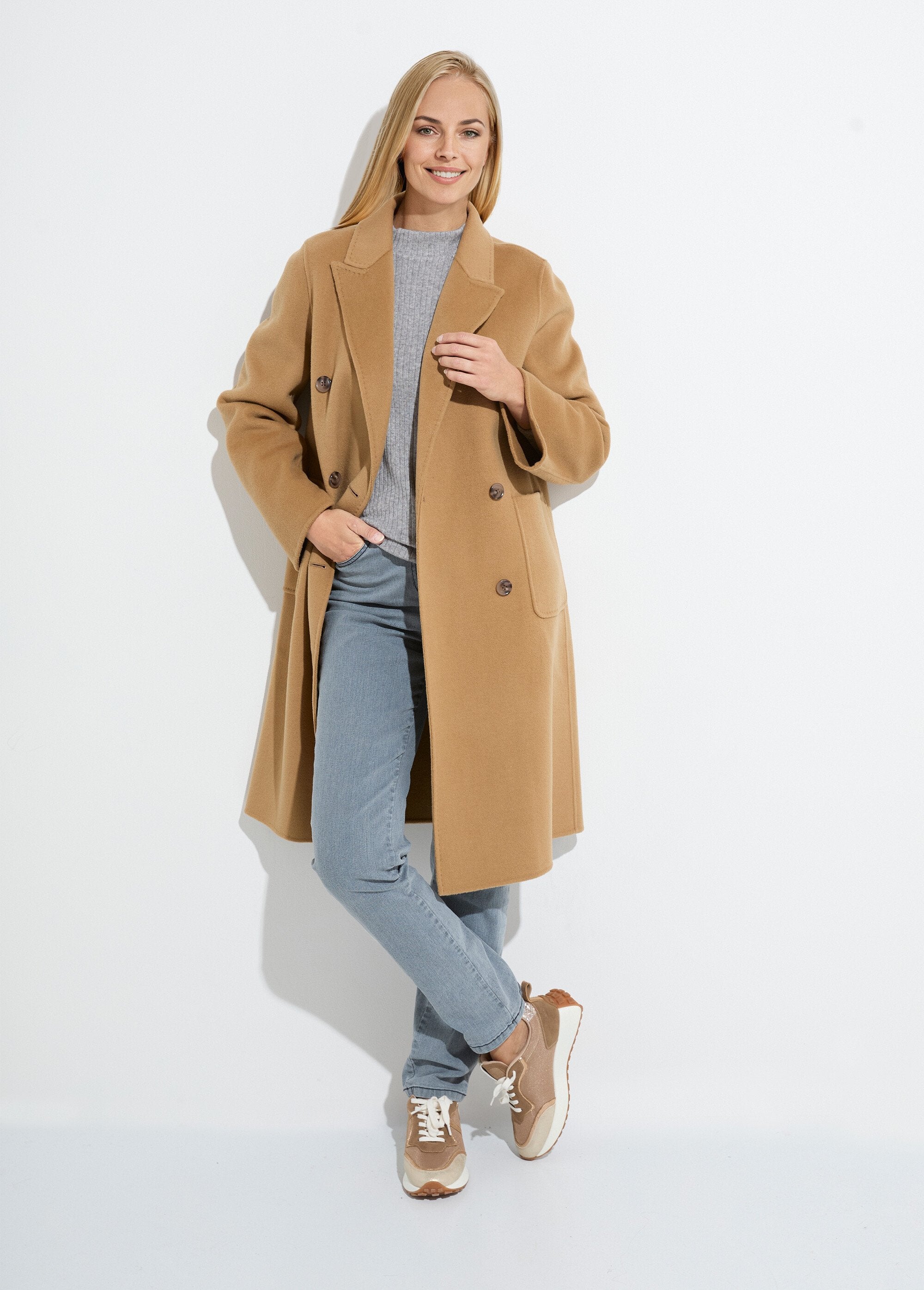 Abrigo_largo_de_lana_con_cuello_sastre_camello_FA1_slim
