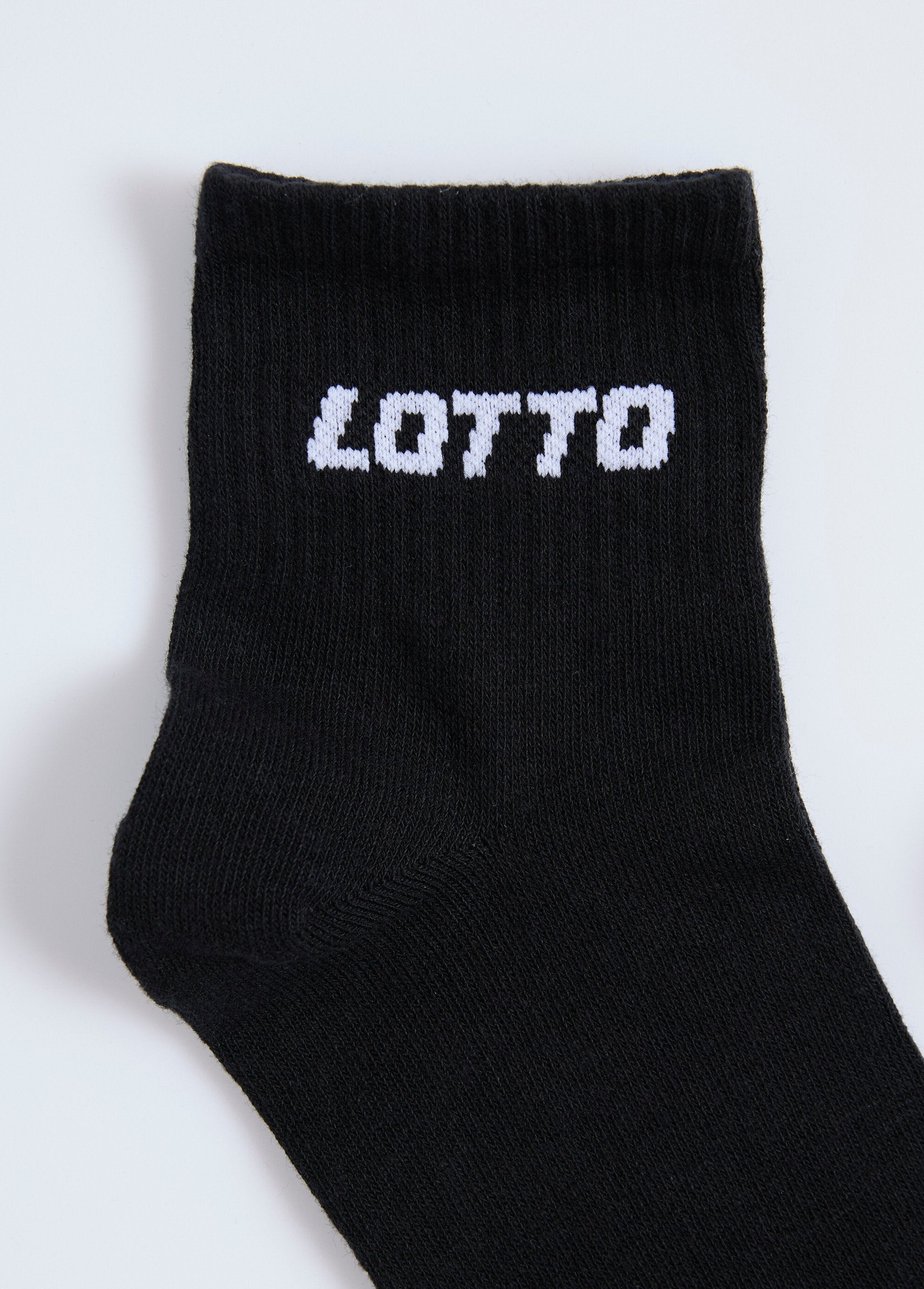 Calcetines_deportivos_acanalados_hasta_media_pantorrilla_con_logotipo_Negro_DE2_slim