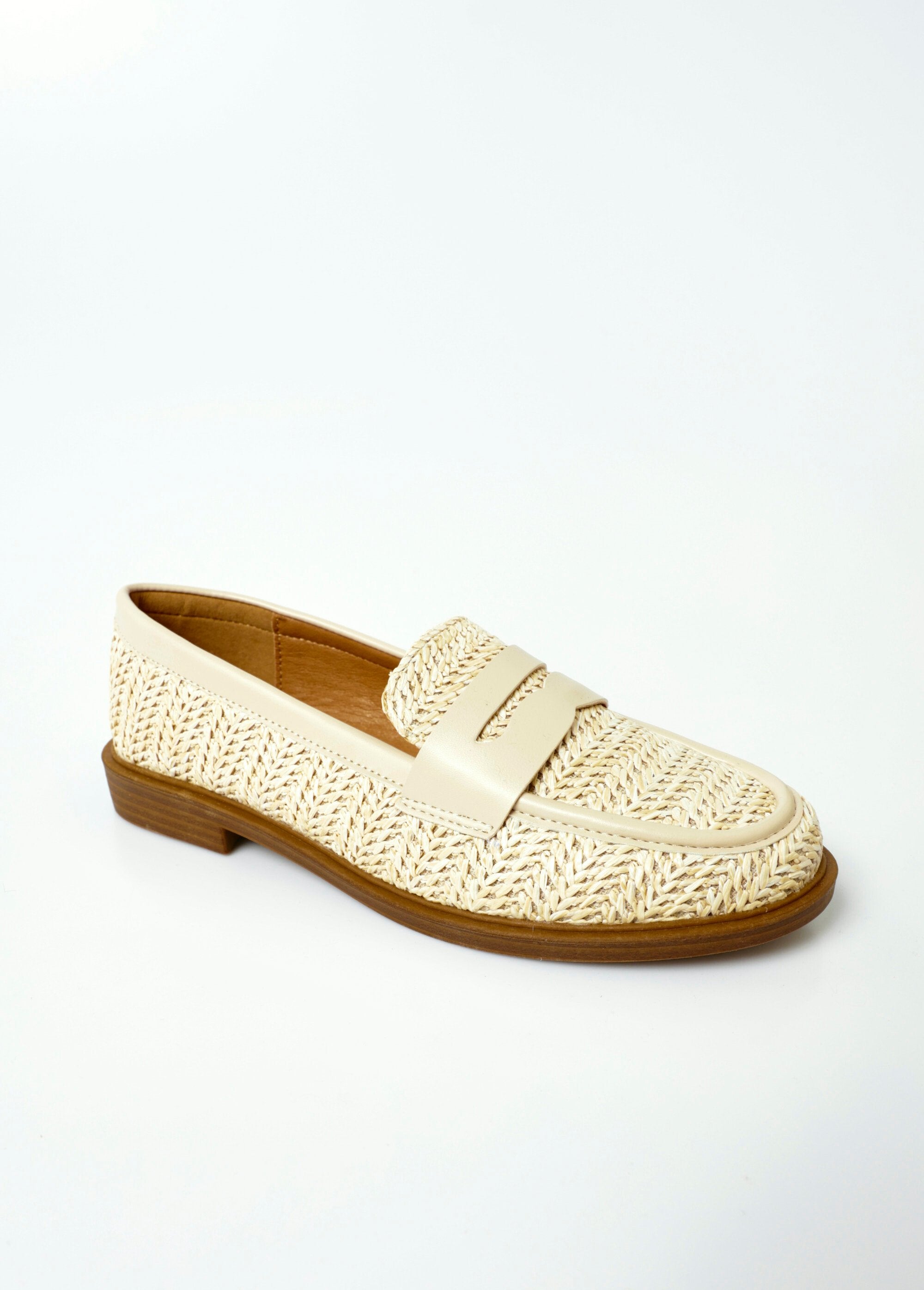 Mocasines_con_efecto_tejido_metalizado_y_lengüeta_Beige_FA1_slim