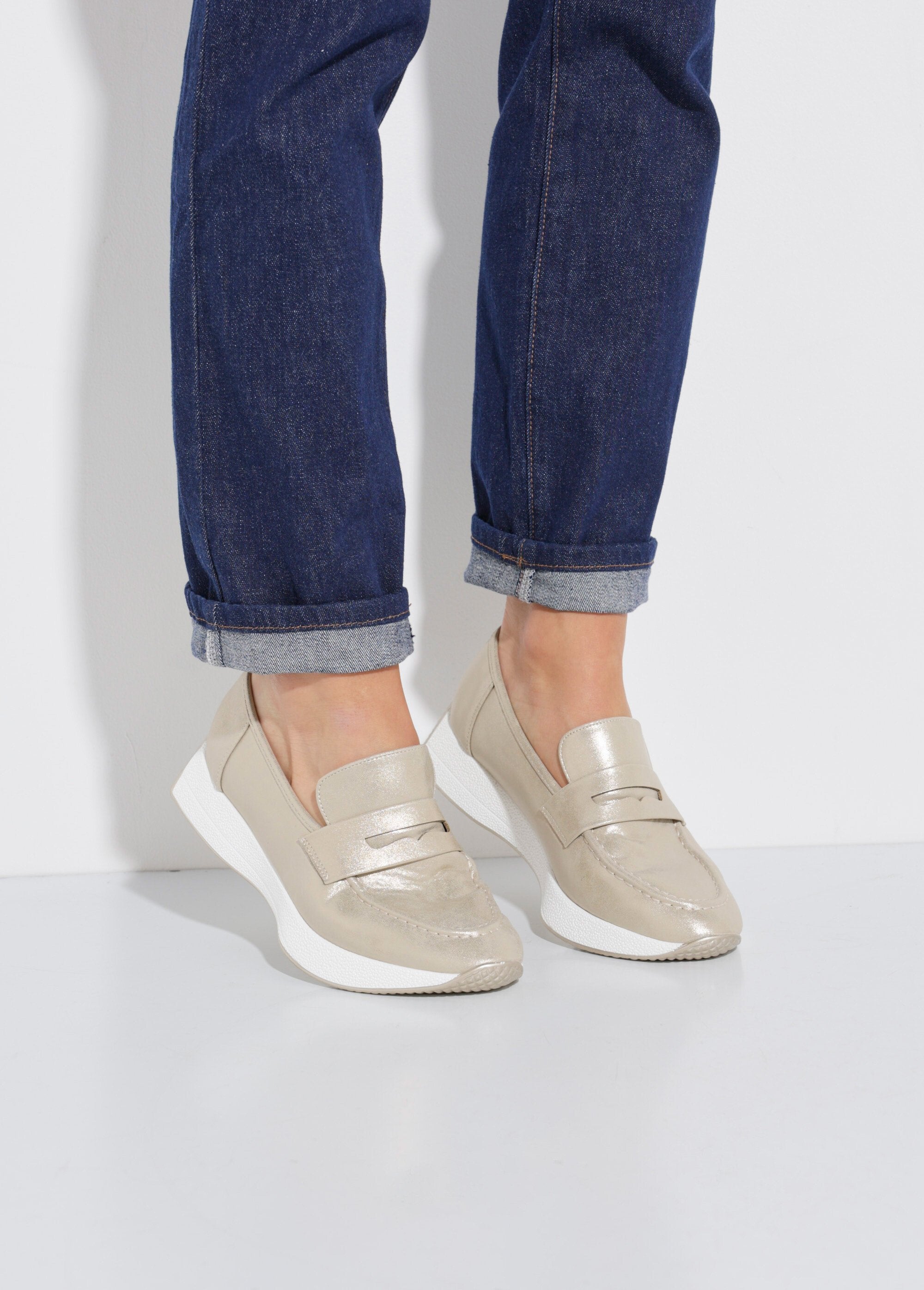 Mocasines_de_cuña_en_contraste_Dorado_SF1_slim