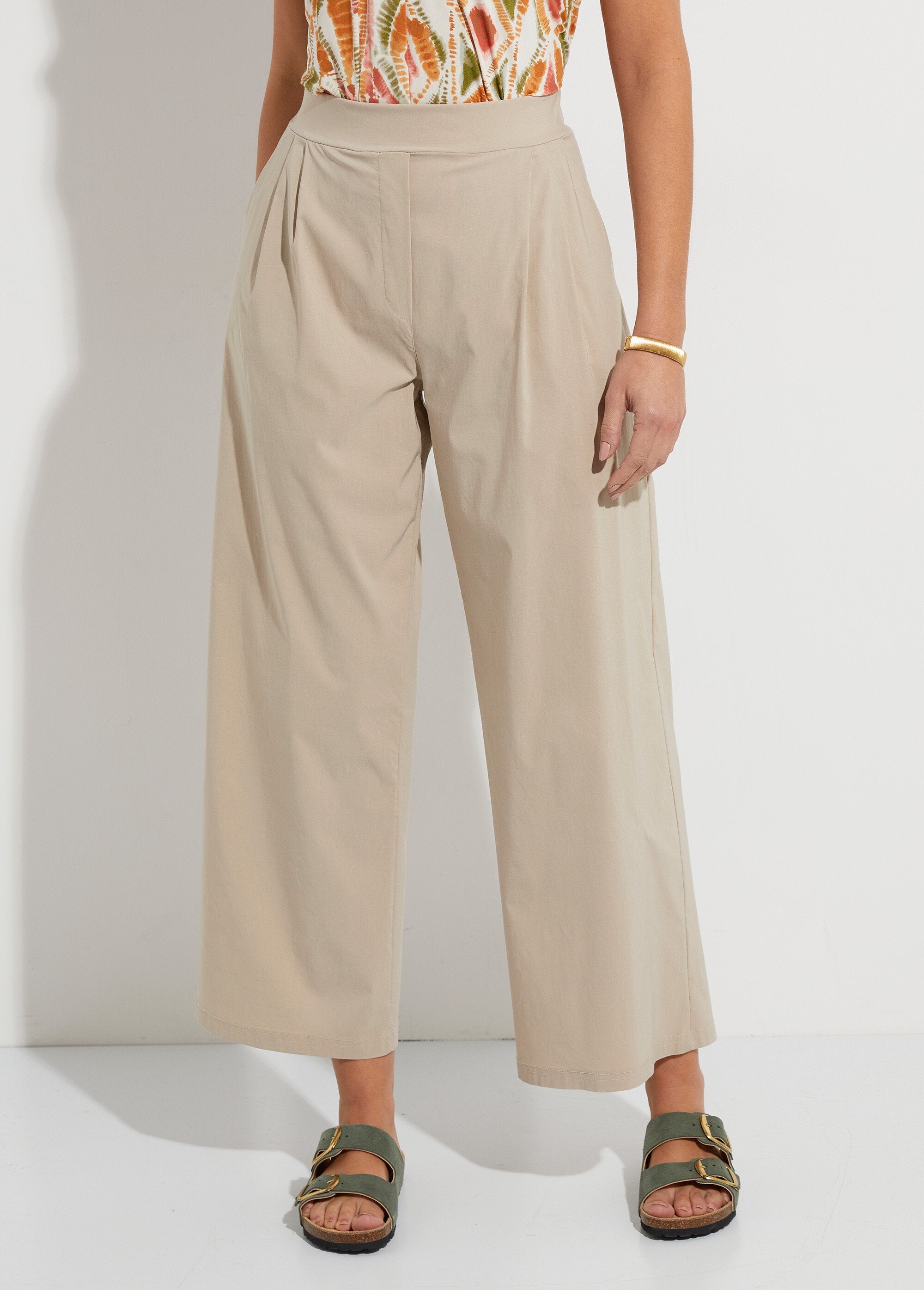 Pantalón_recto_con_pinzas_y_cinturilla_elástica._Beige_FA1_slim
