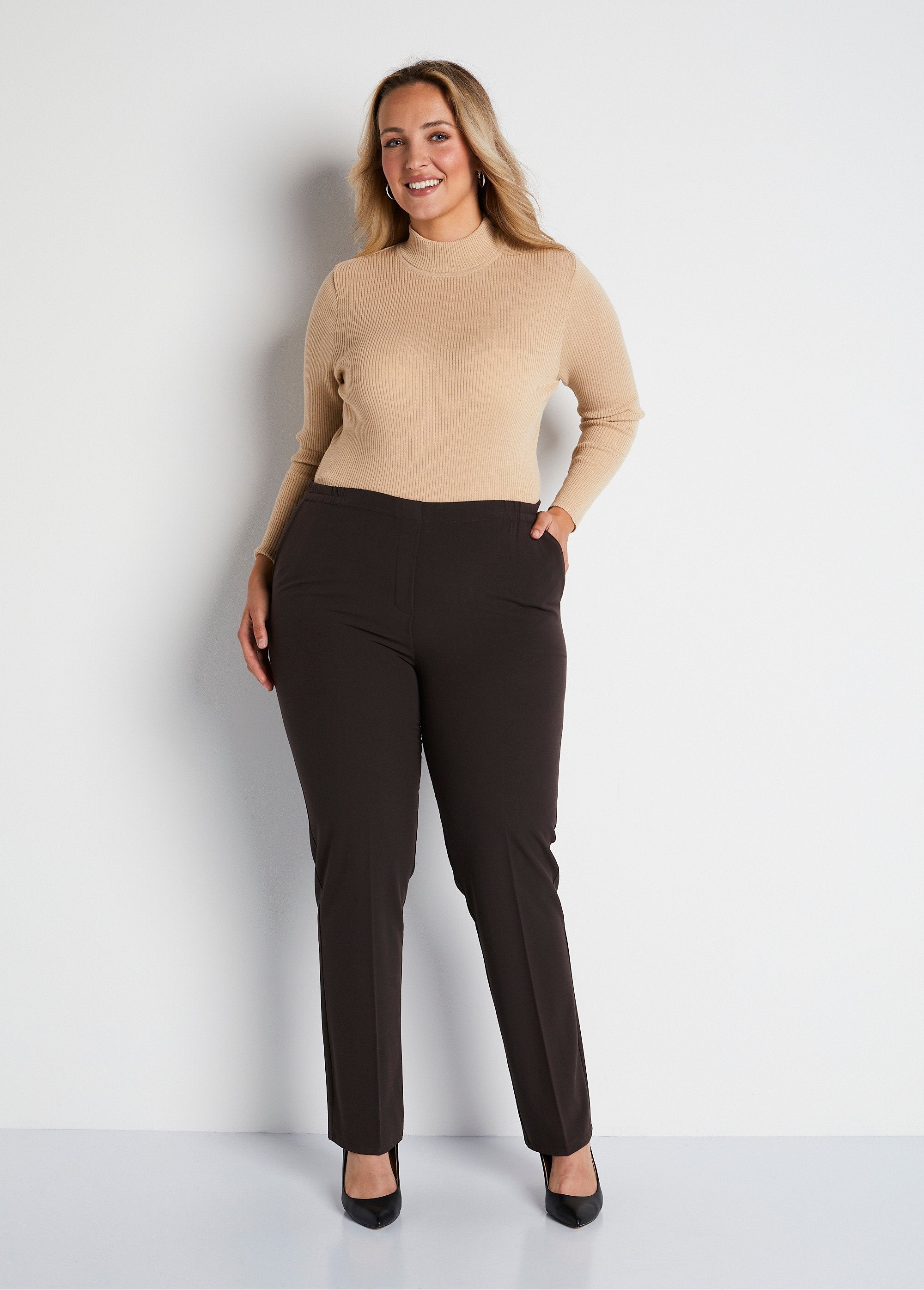 Pantalón_recto_con_cintura_semielástica_Castaño_SF1_curvy