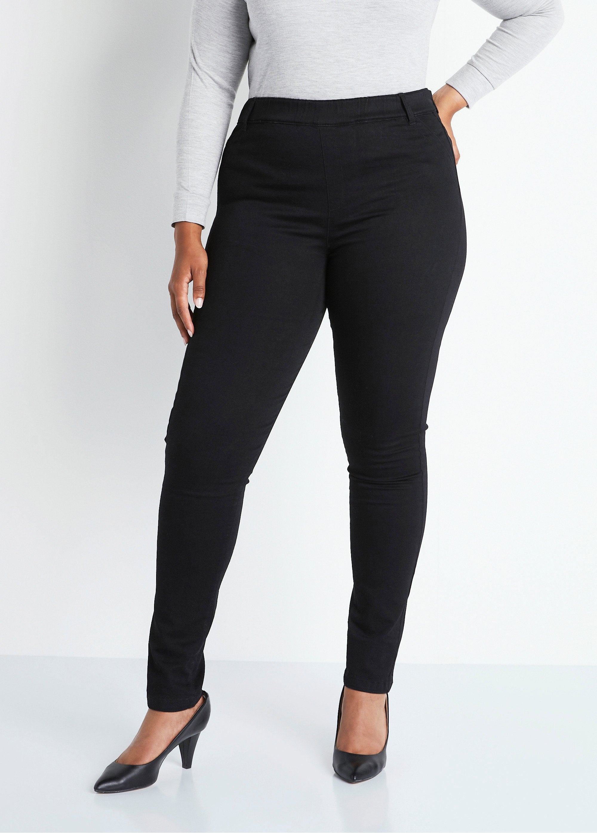 Pantalón_jegging_de_denim_elástico_con_vientre_plano_Negro_FA1_curvy