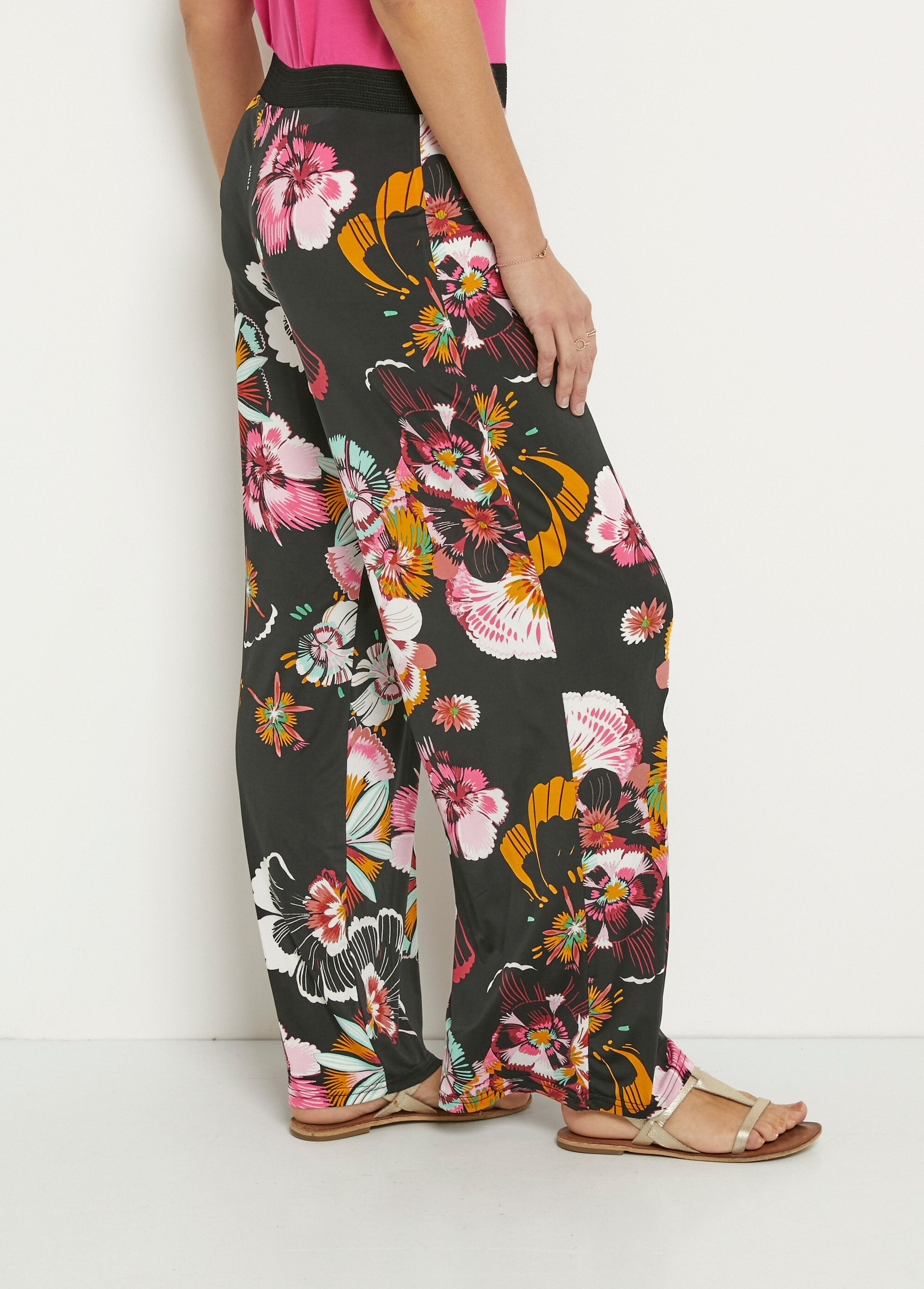 Pantalón_ancho_elástico_con_estampado_floral_Estampados_negros_DR1_slim