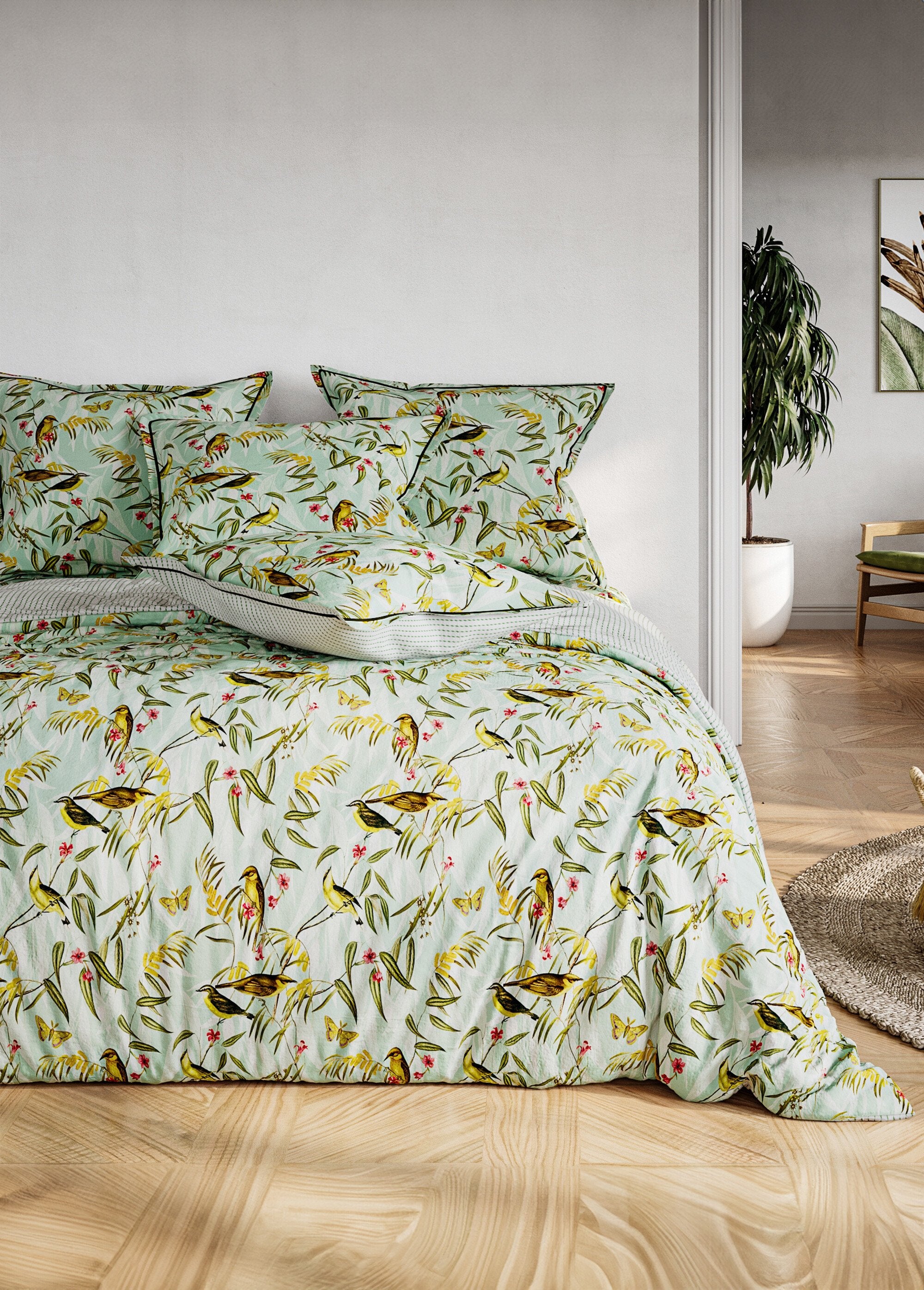 Juego_de_cama_de_4_piezas_con_sábana_encimera,_pájaros_Verde_FA1_slim