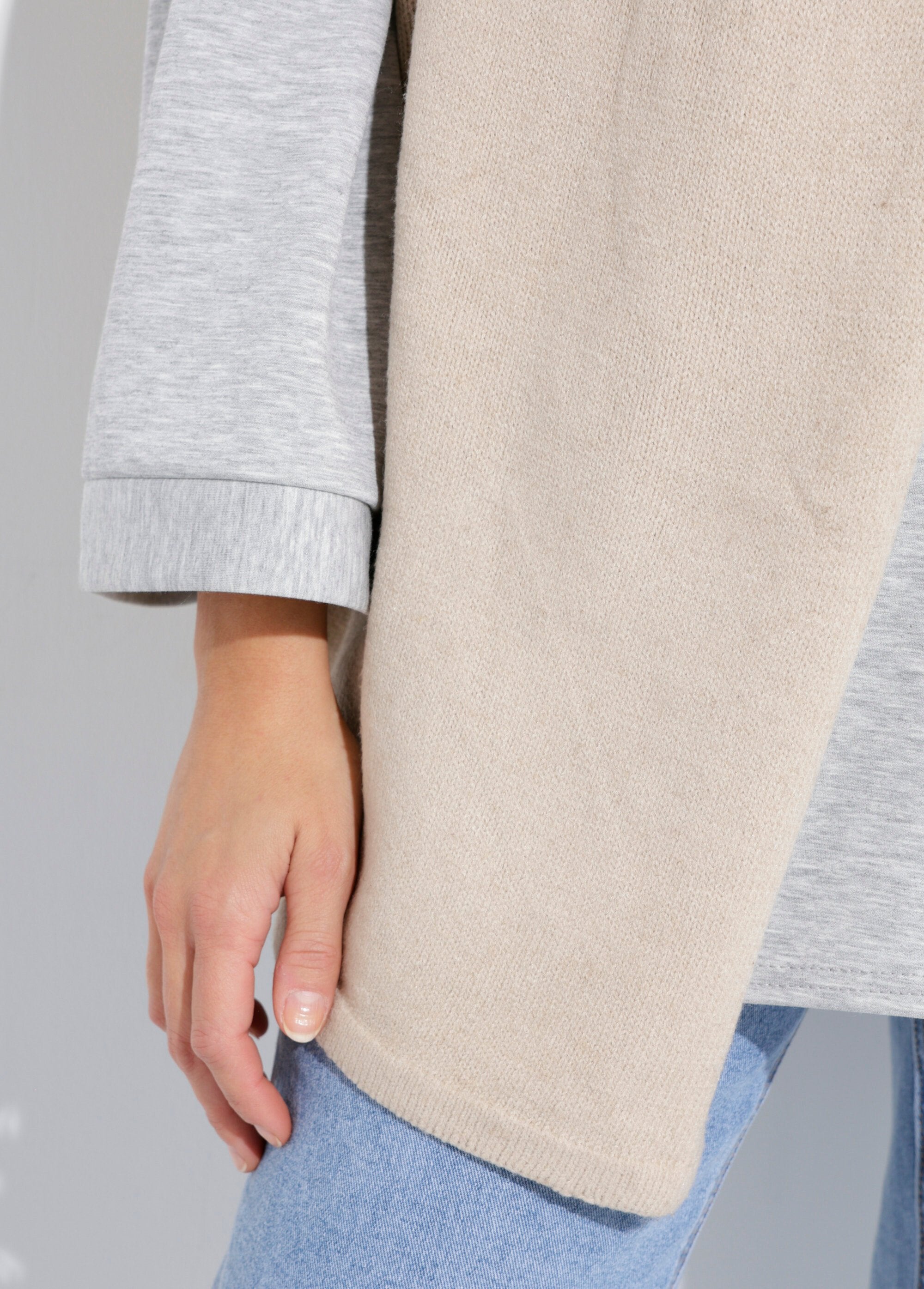 Capa_tipo_poncho_de_punto_cálida_con_lana_Beige_DE1_slim