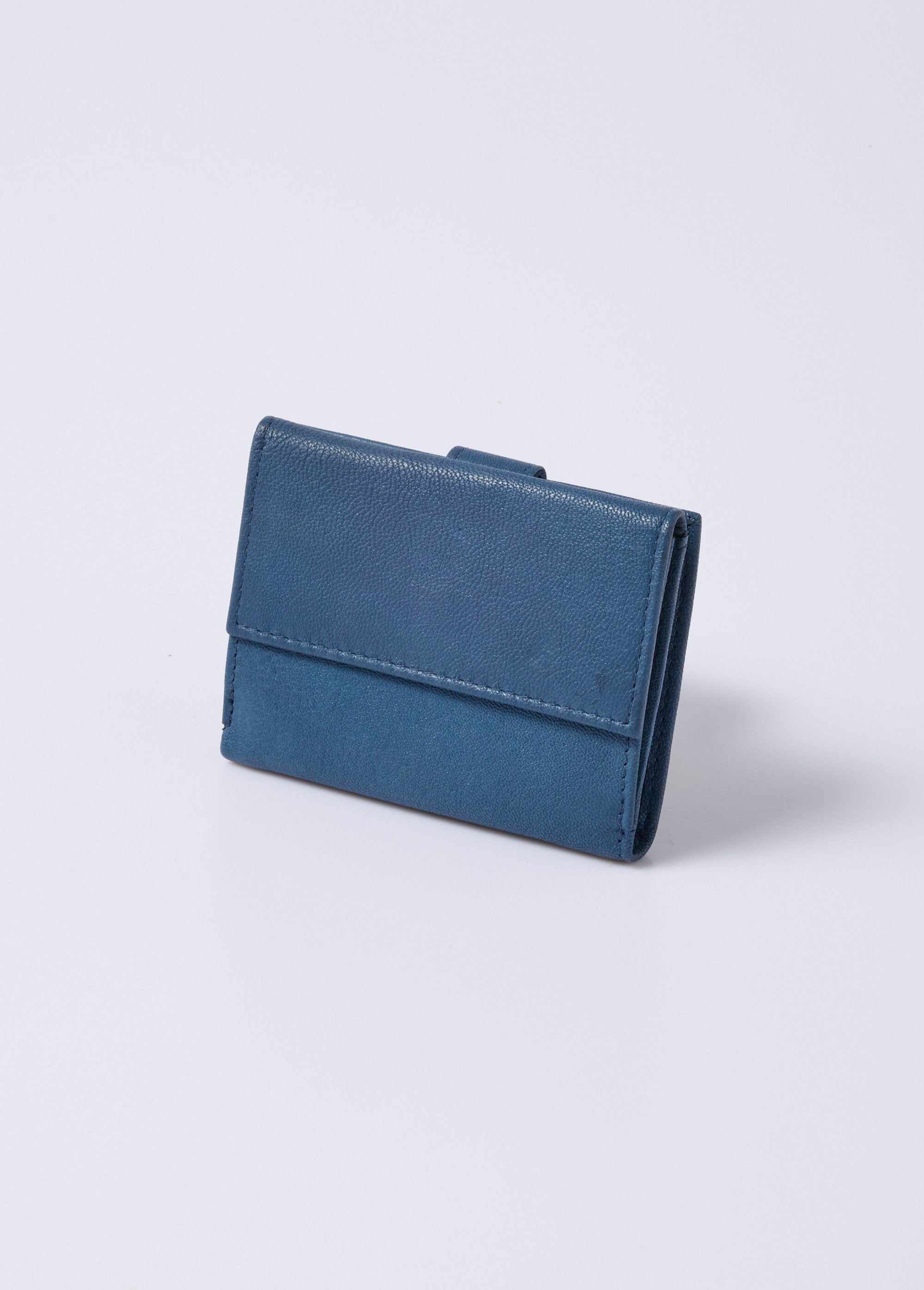 Portefeuille_extra_fin_en_cuir_Bleu_jean_DO1_slim