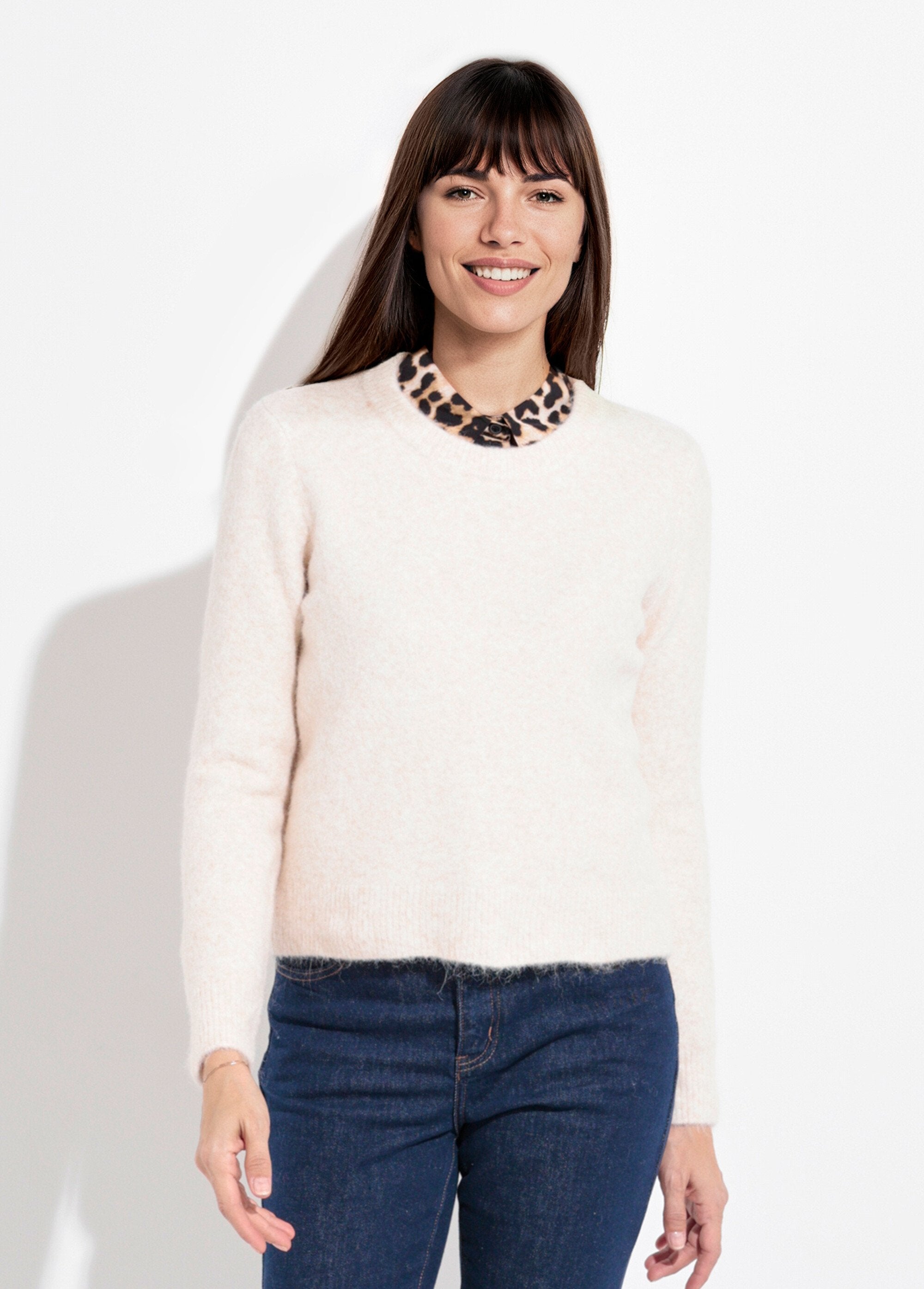 Suéter_cálido_y_esponjoso_de_lana_con_cuello_redondo_Beige_FA1_slim