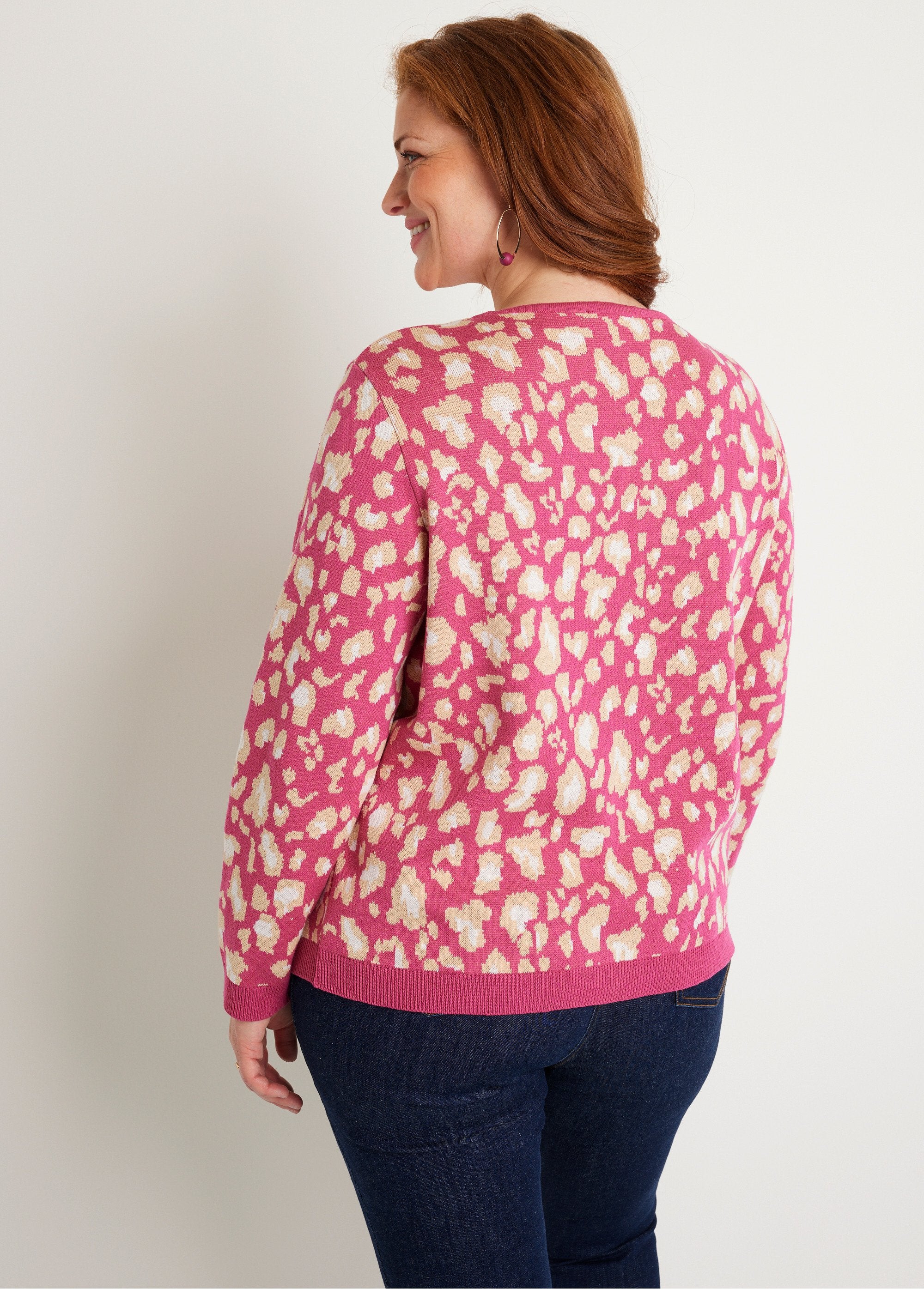 Jersey_cuello_redondo_estampado_leopardo_Rosa_DO1_curvy