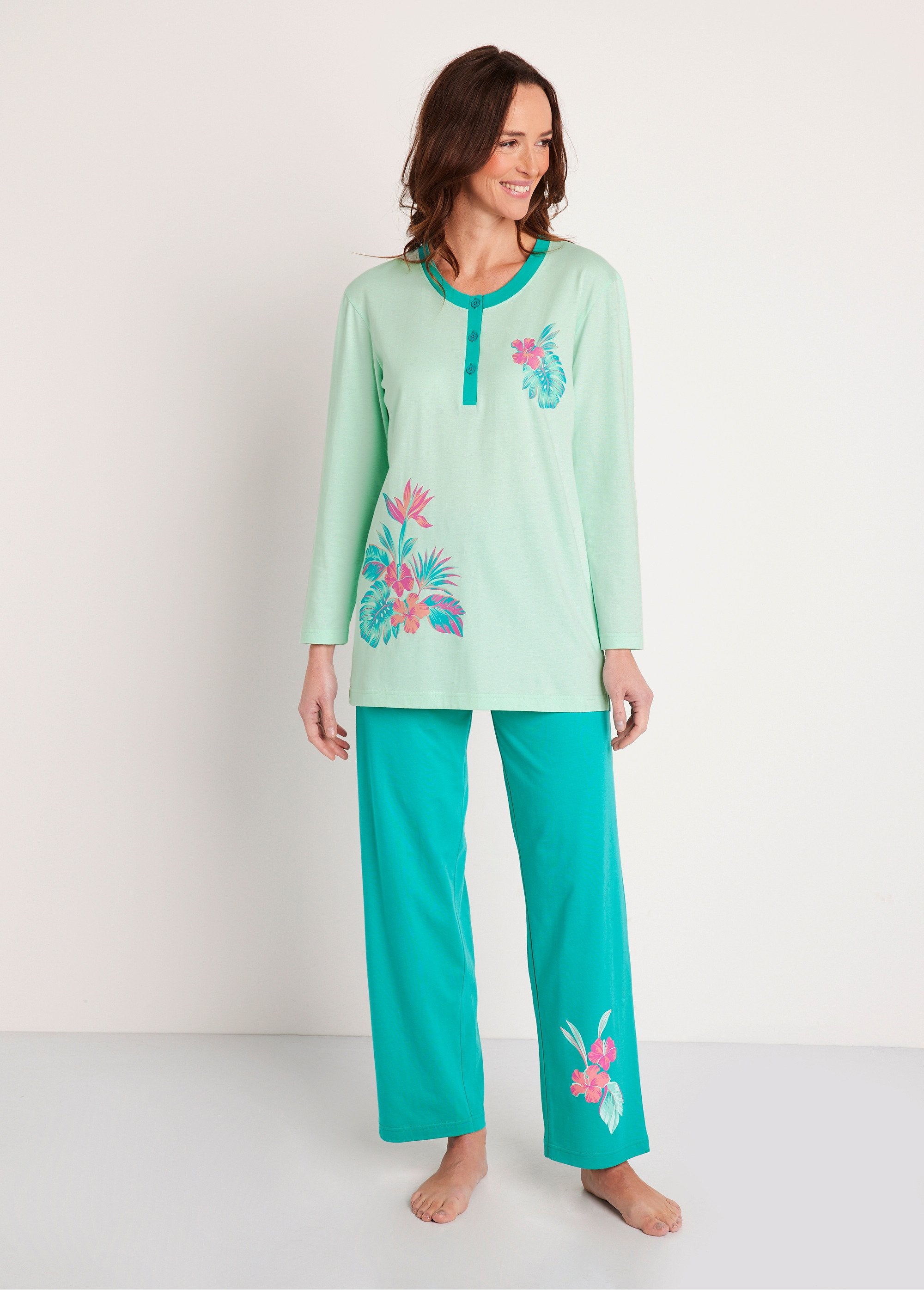 Pijama_de_algodón_con_botones_y_estampado_exótico_Estampado_tropical_FA1_slim