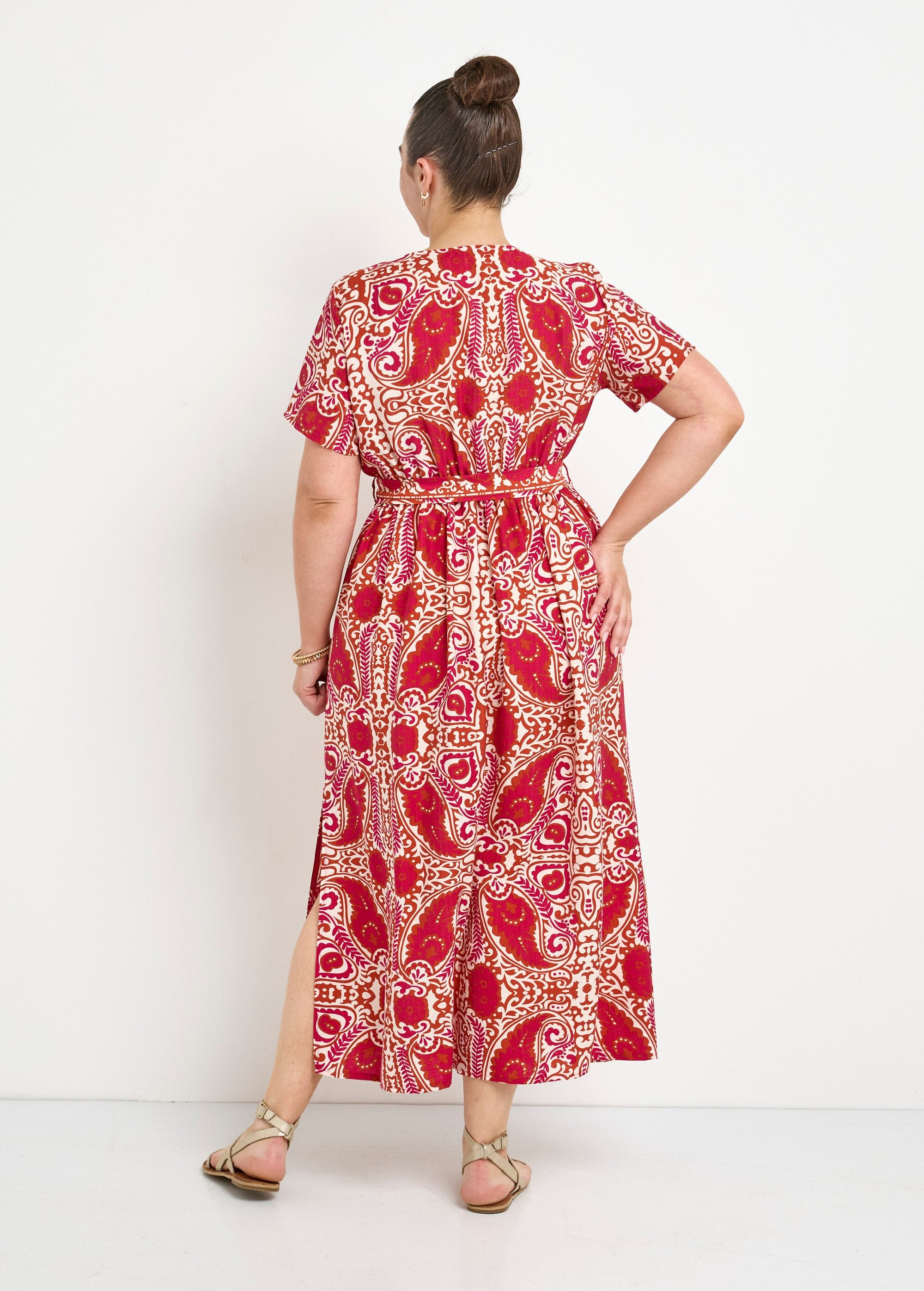 Vestido_largo_cruzado_con_estampado_étnico_Estampados_de_rosas_DO1_curvy