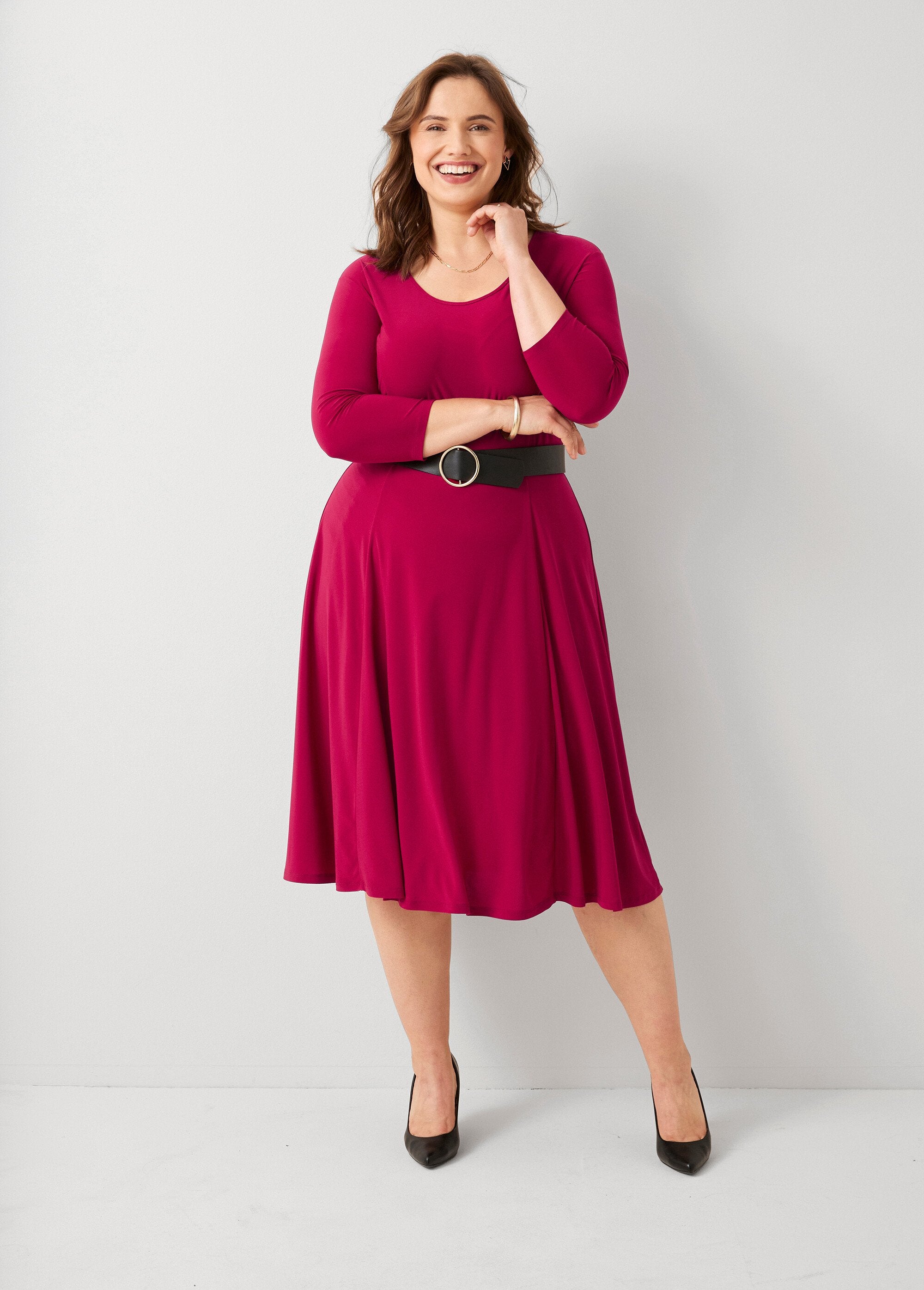 Elegante_vestido_corto_con_aberturas_Fucsia_FA1_curvy