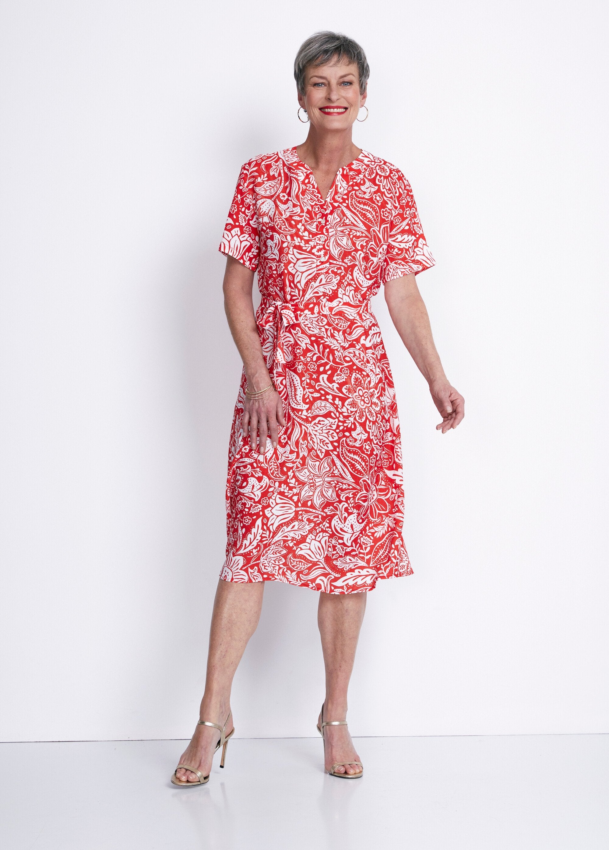 Vestido_corto_en_tejido_bicolor_gofrado_rojo_y_blanco_FA1_slim