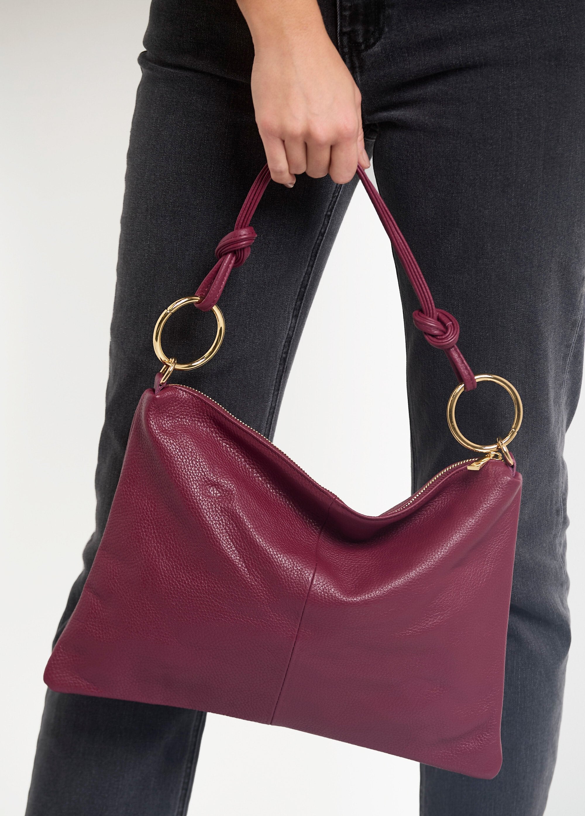 Bolso_de_piel_granulada_con_asas_de_anilla_Burdeos_FA2_slim