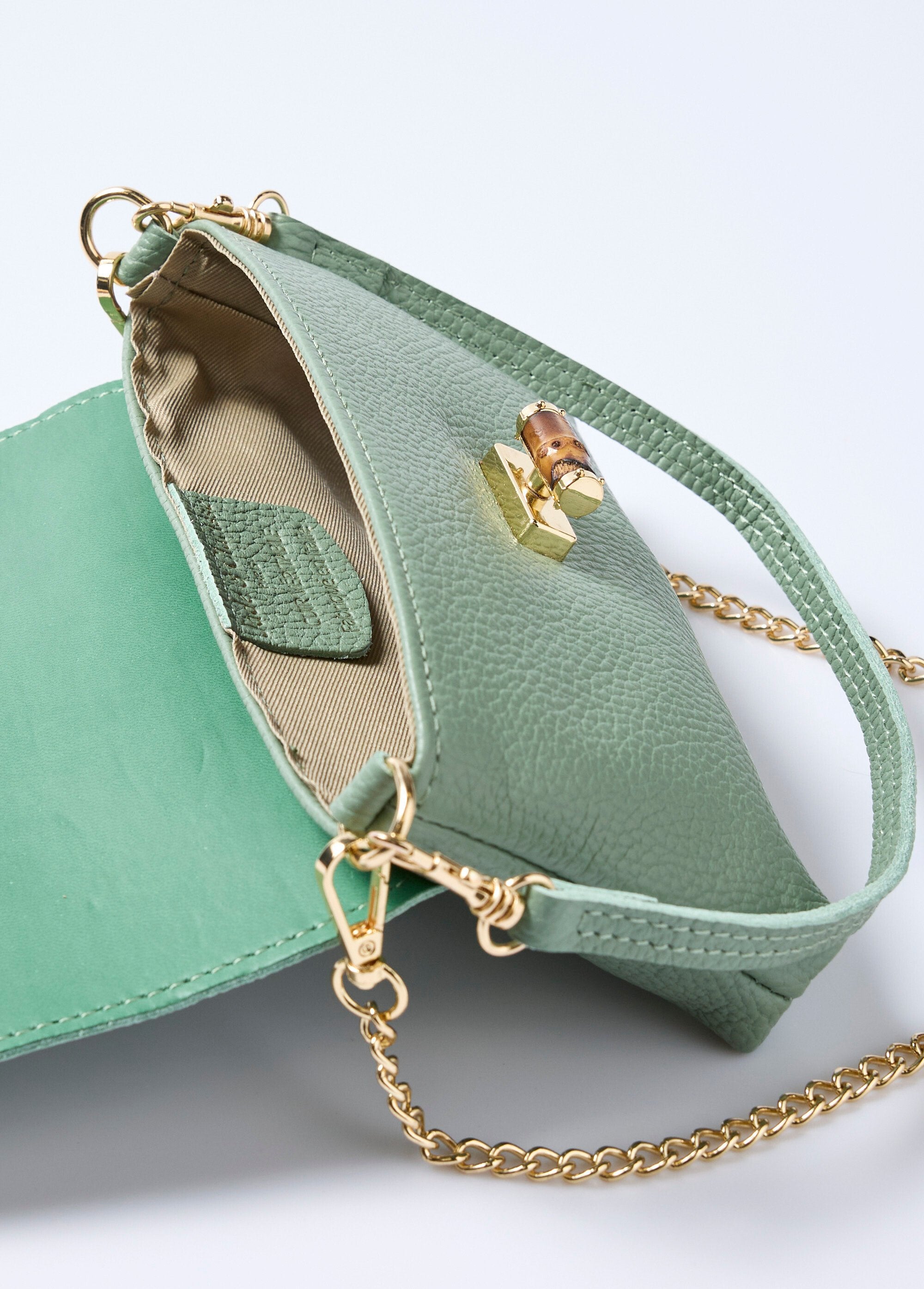 Bolso_de_mano_de_piel_con_cierre_metálico_Verde_lima_DE1_slim