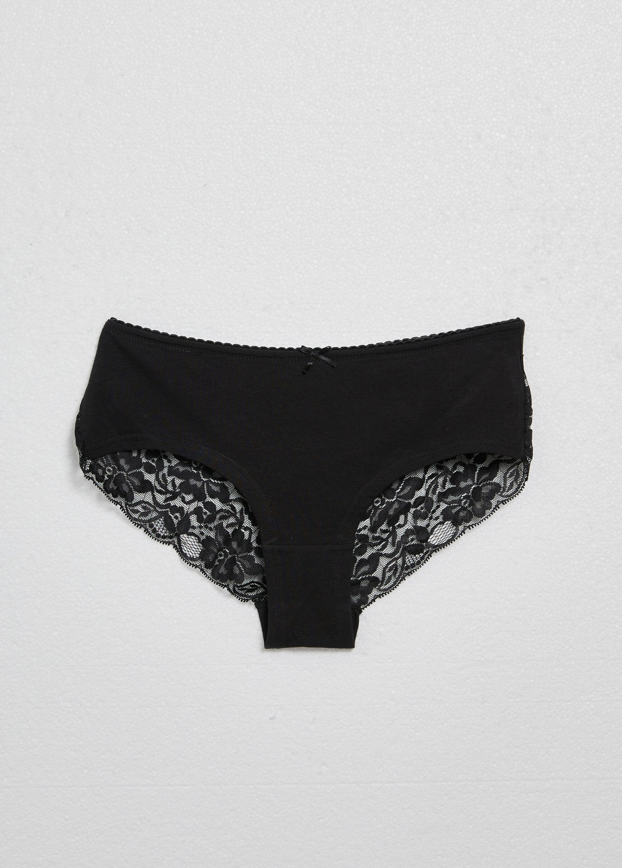 Pantalones_cortos_con_detalle_de_encaje_en_la_espalda_Negro_DE1_slim