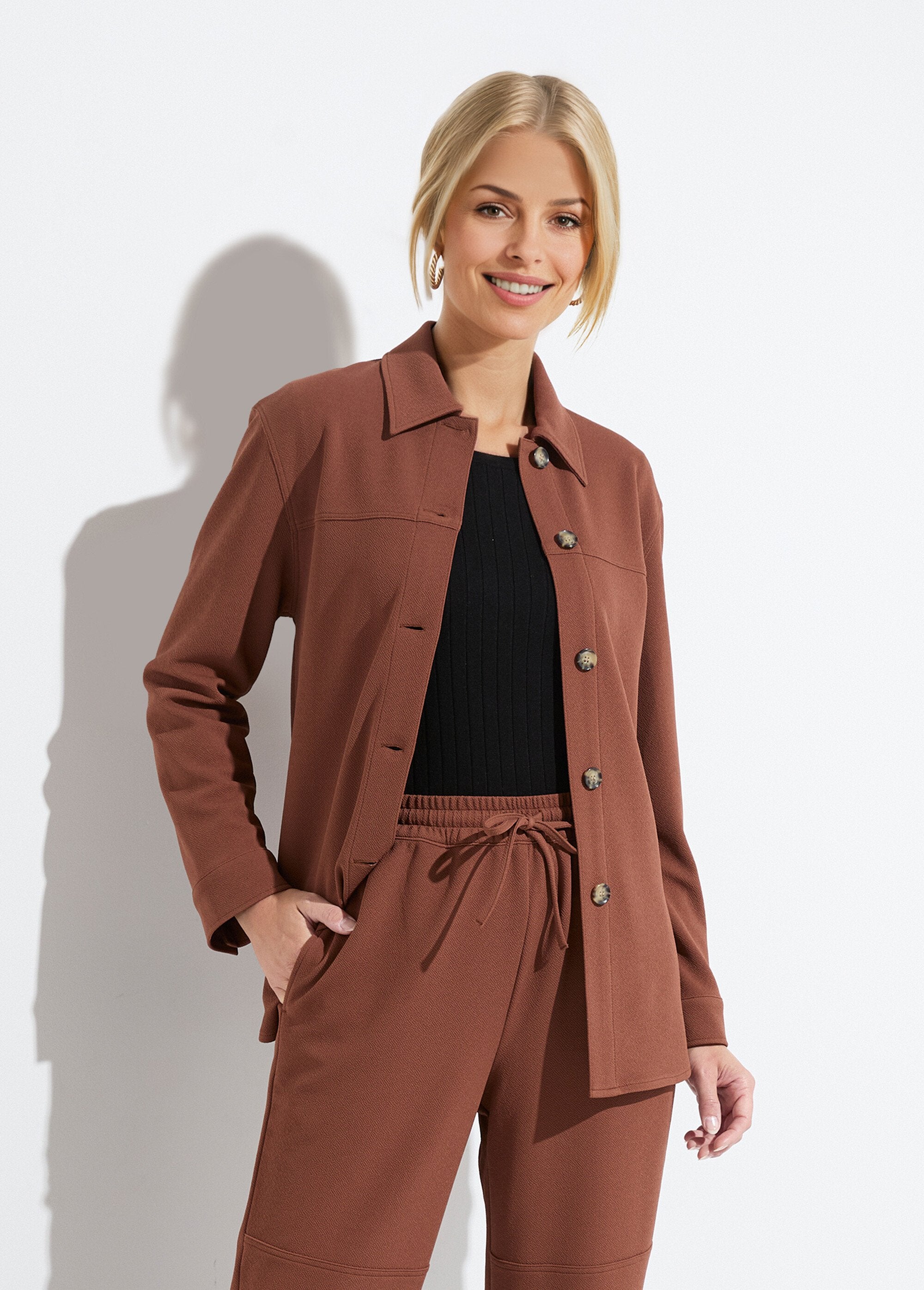 Camisa_abotonada_de_punto_crepé_liso_Castaño_FA1_slim