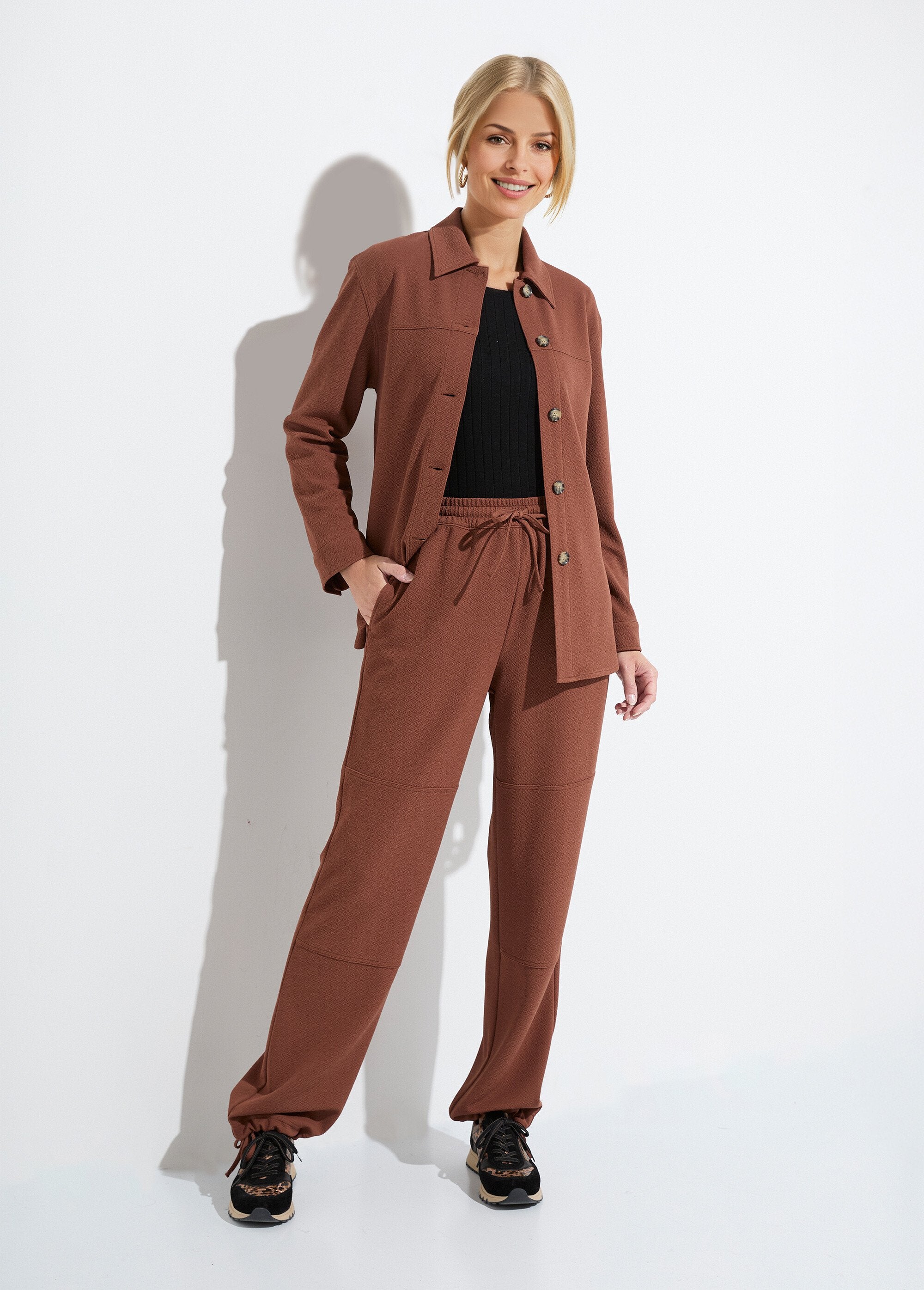 Camisa_abotonada_de_punto_crepé_liso_Castaño_SF1_slim