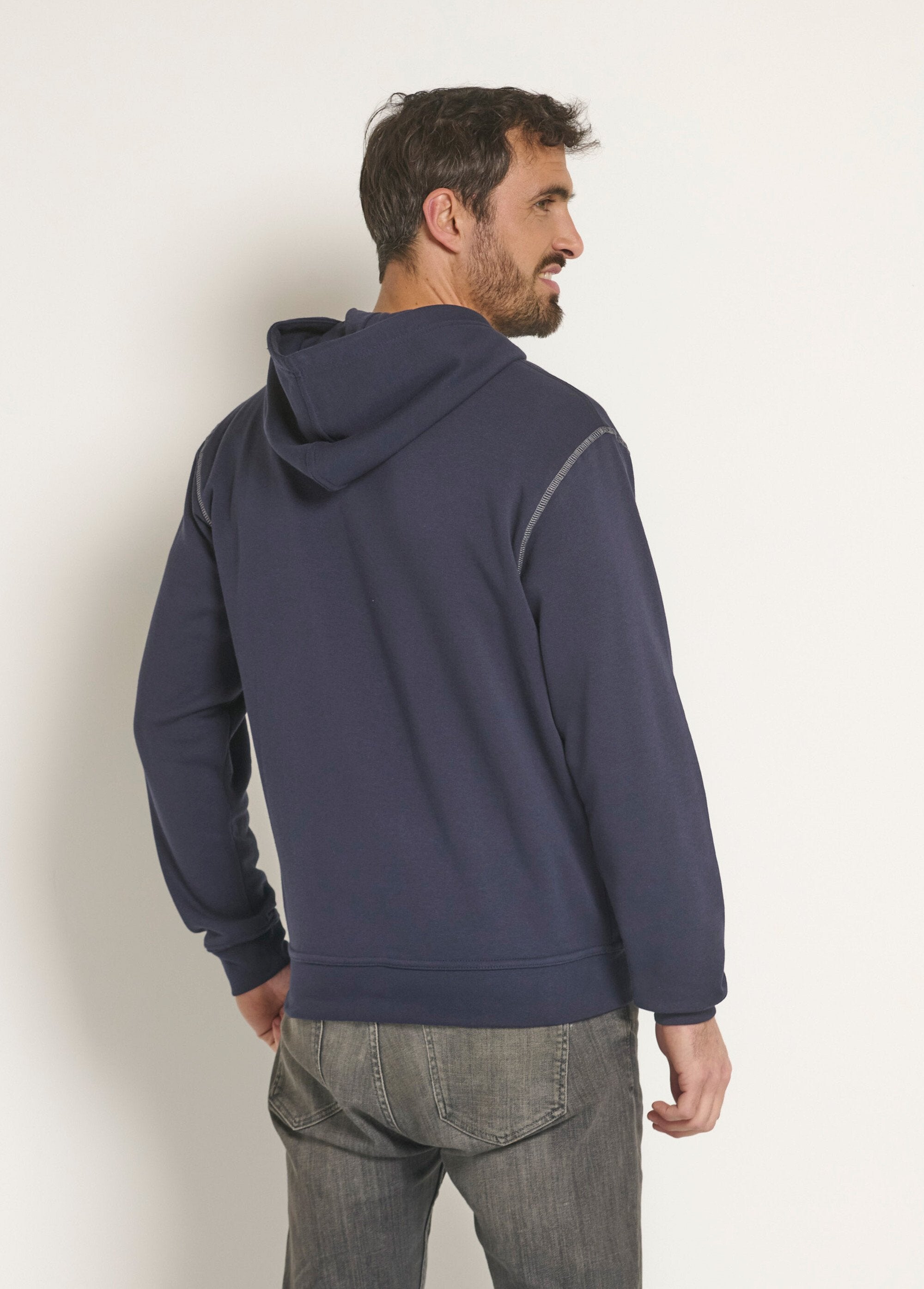 Sudadera_con_capucha_y_cremallera_con_detalles_en_contraste_Marina_DO1_slim