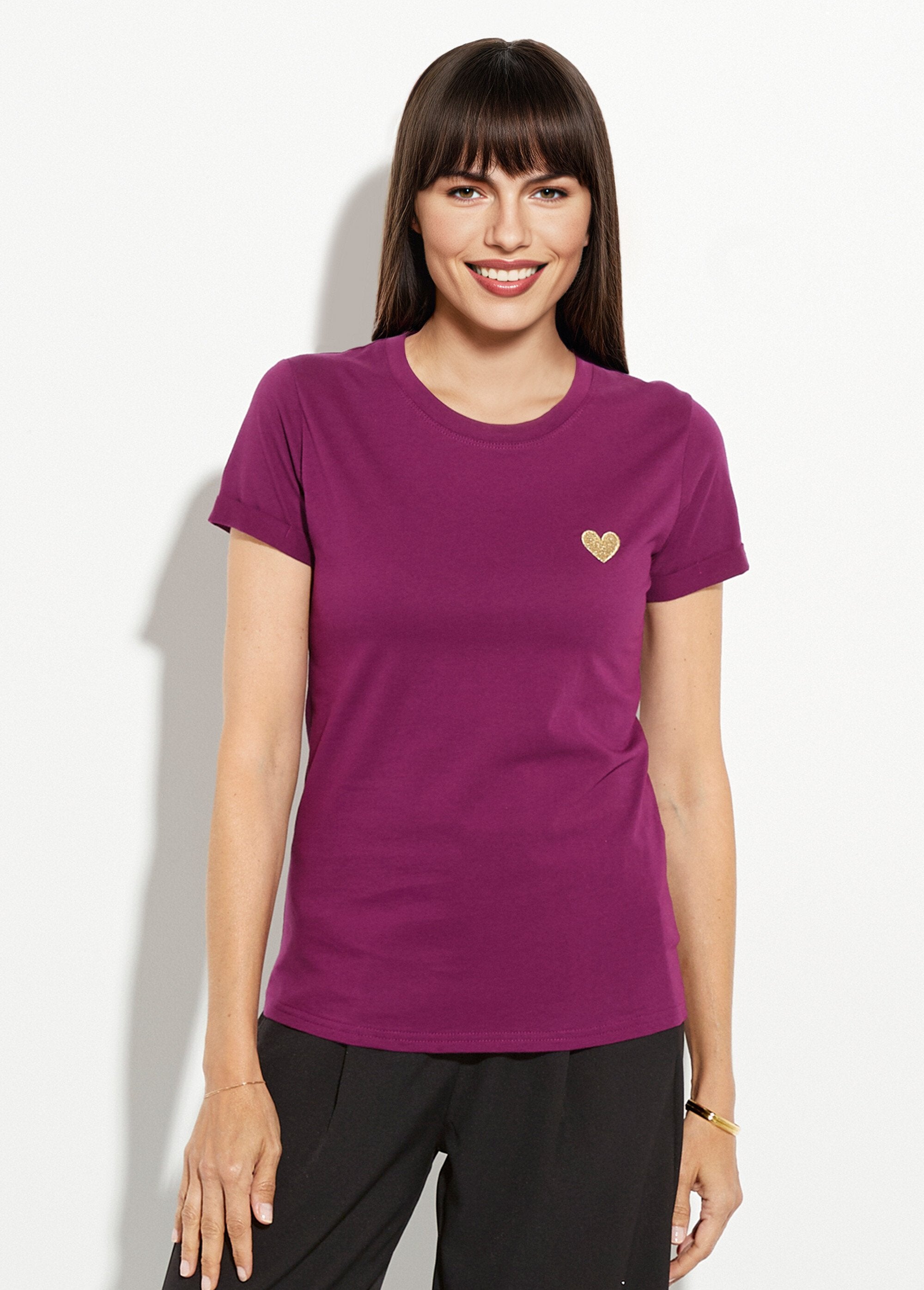Camiseta_de_cuello_redondo_con_bordado_de_corazón_en_el_pecho._Púrpura_FA1_slim