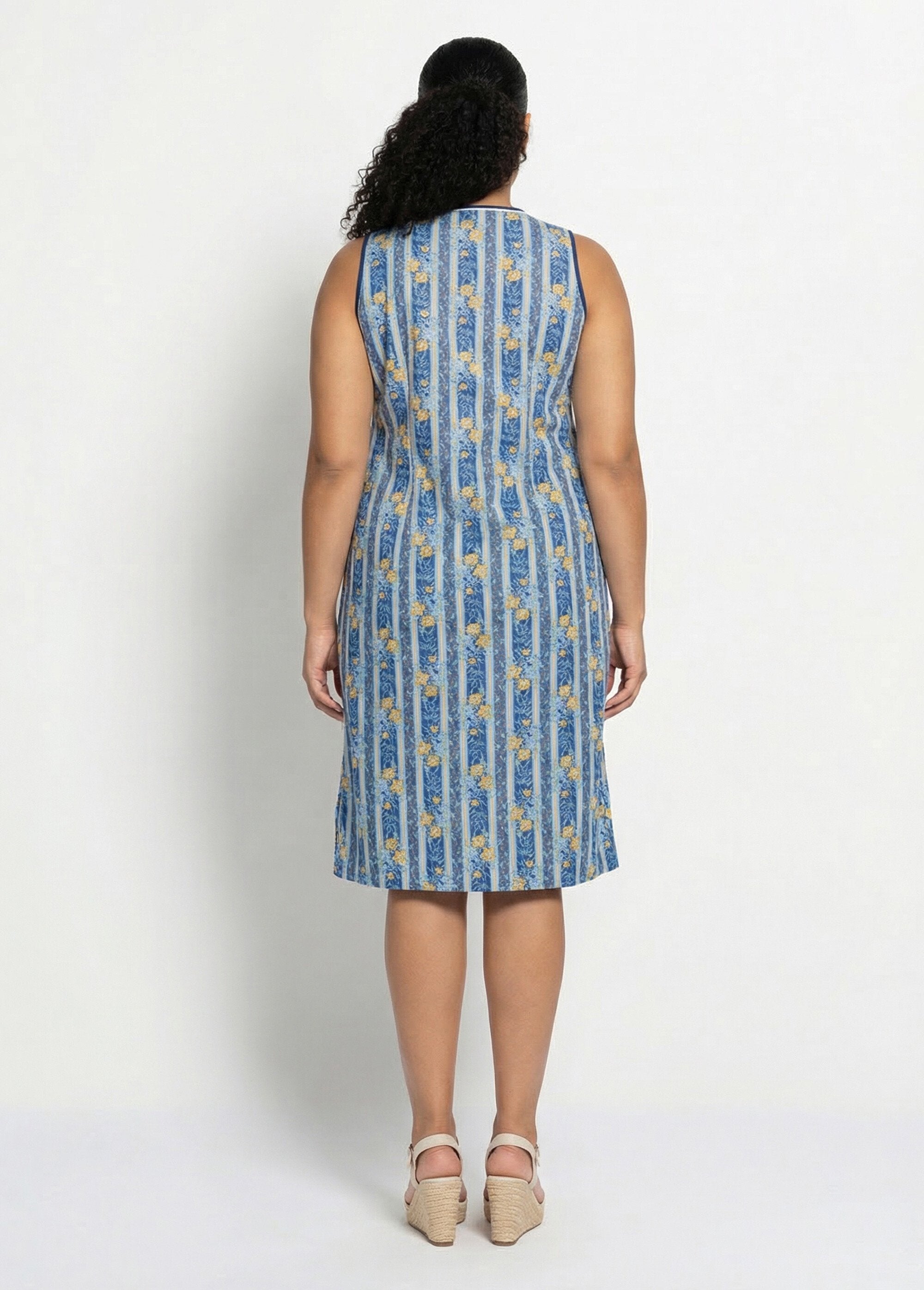 Delantal_abotonado_sin_mangas_Raya_azul_marino_DO1_slim