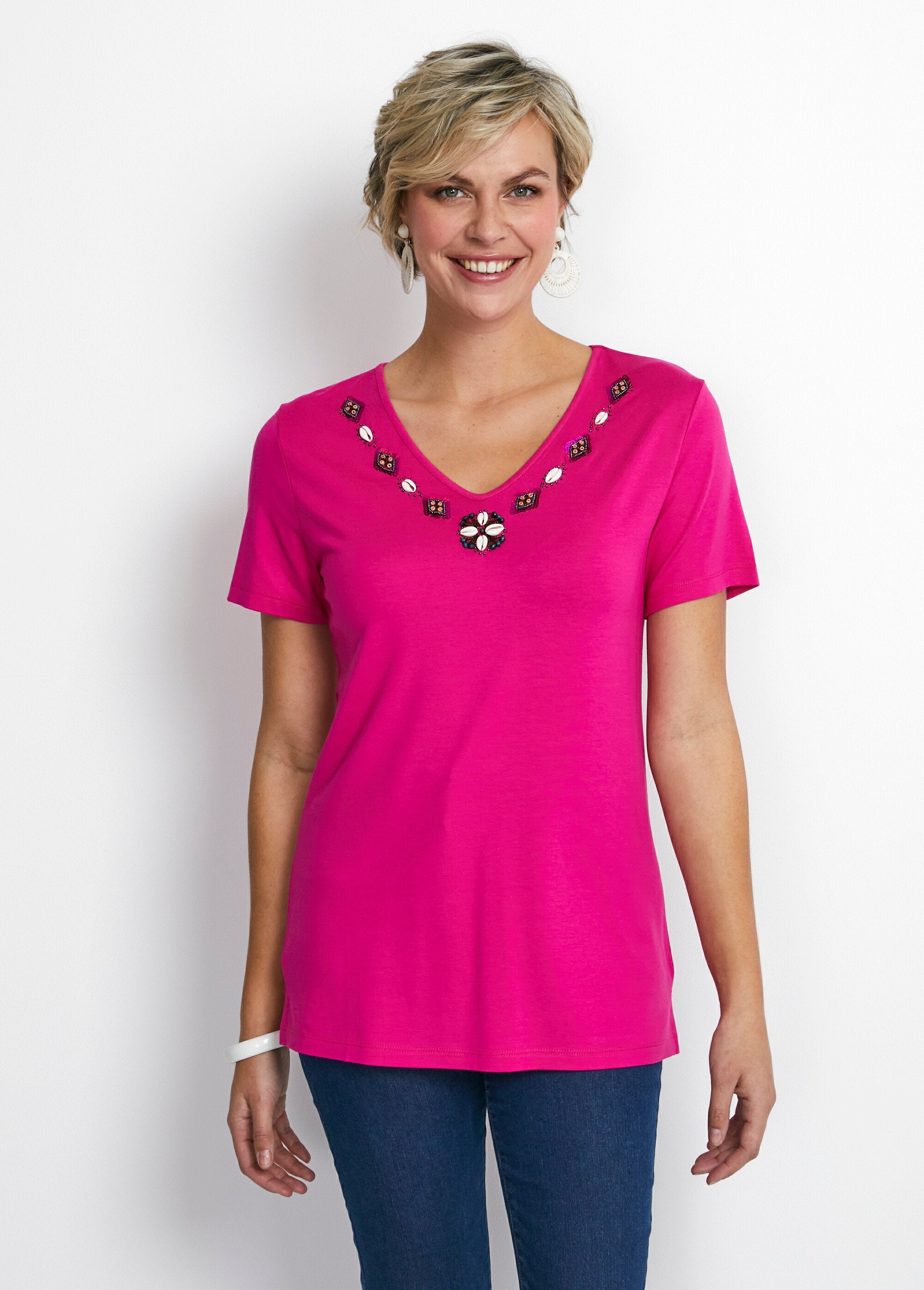 Camiseta_joya_larga_con_cuello_en_V_Fucsia_FA1_slim