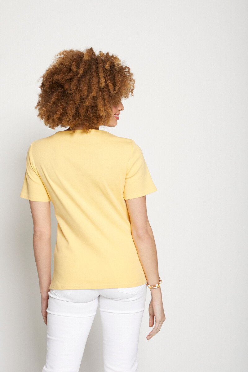 Camiseta_de_punto_de_algodón_con_tachuelas_AMARILLO_DO1_slim