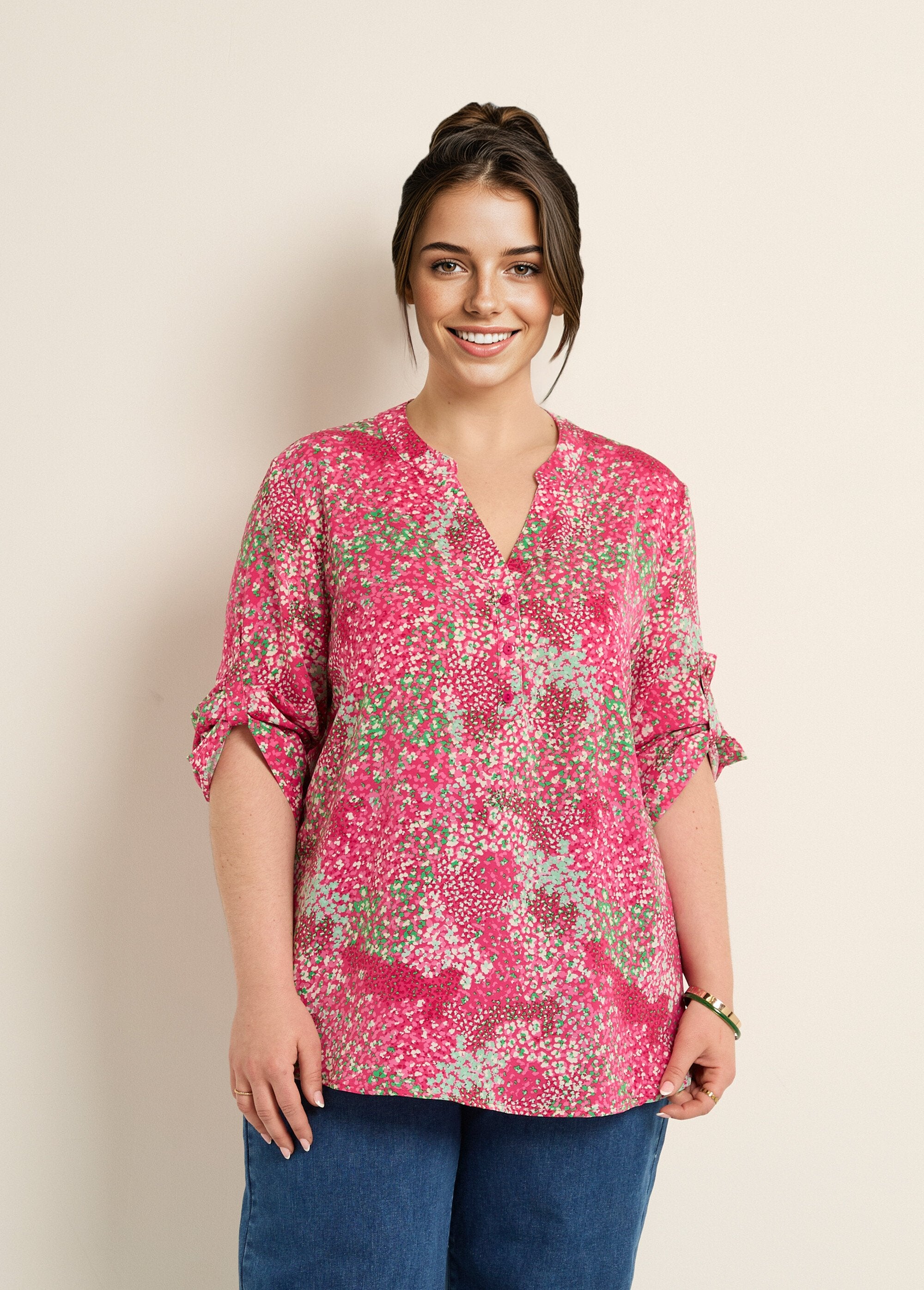 Túnica_floral_de_manga_larga_con_cuello_en_V_Estampados_de_rosas_FA1_curvy