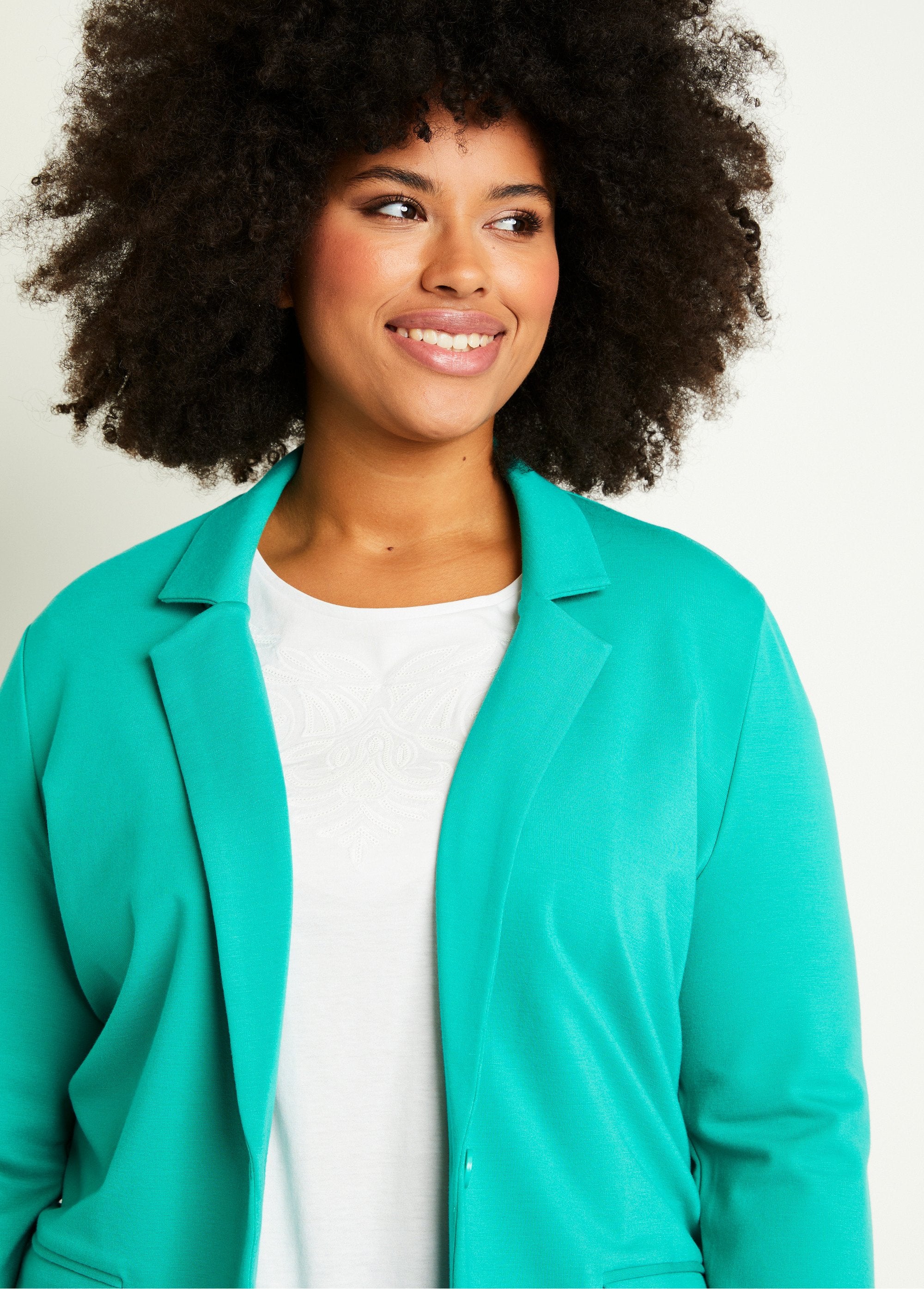 Chaqueta_punto_recta_botones_Verde_DE1_curvy