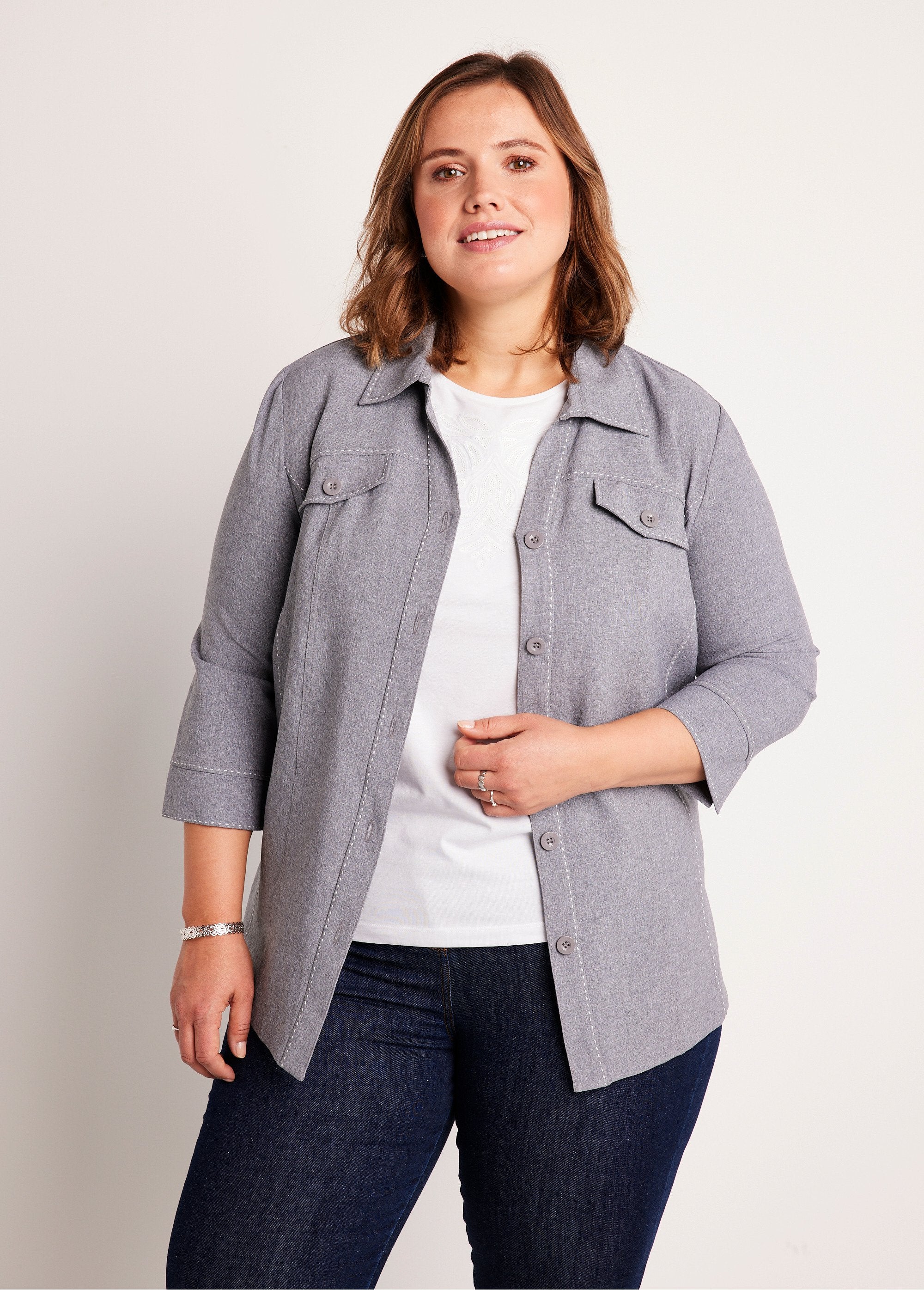 Chaqueta_larga_con_botones_Dinero_FA1_curvy